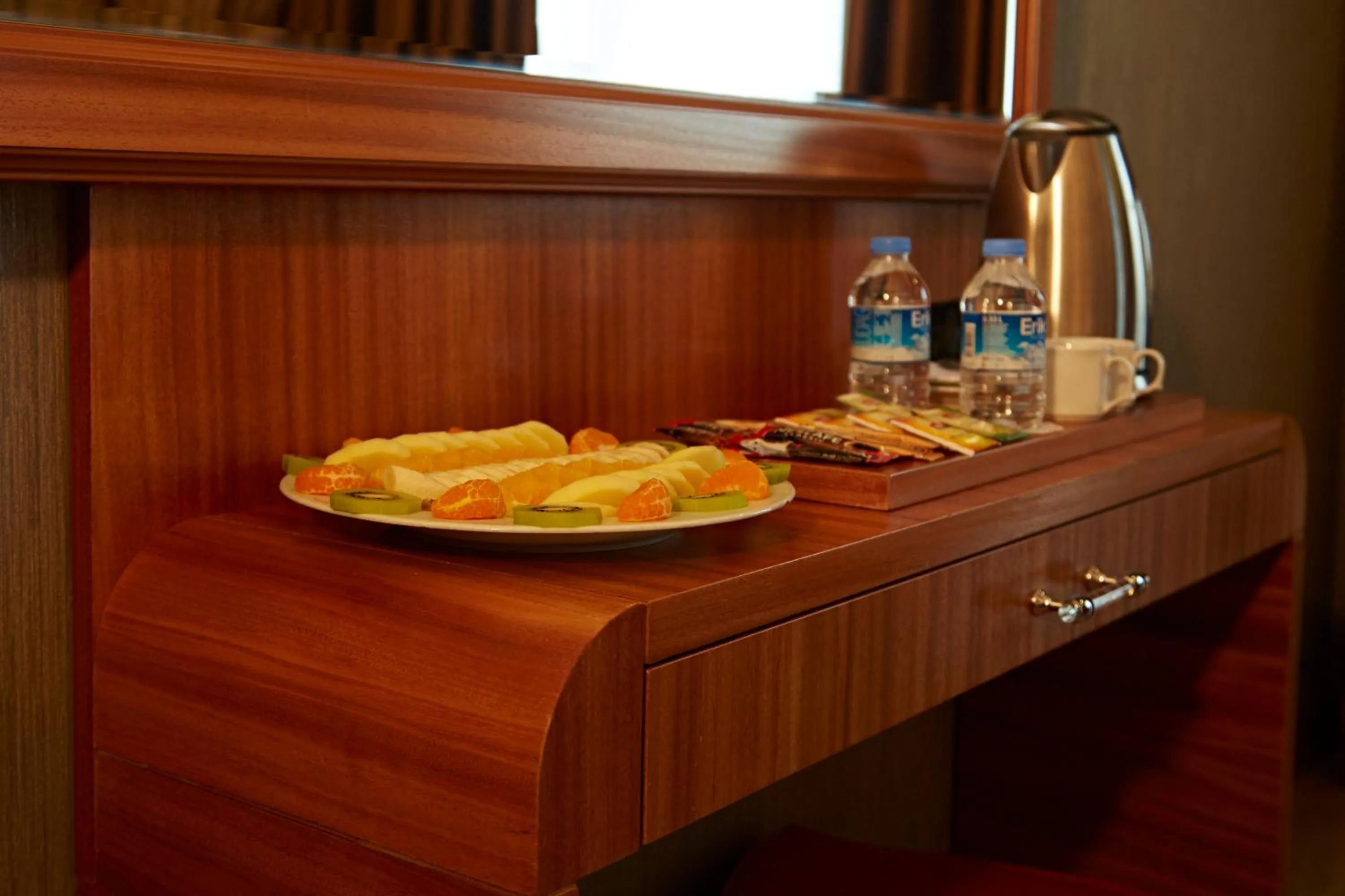 Coffee/tea facilities in Ilkbal Deluxe Hotel &Spa Istanbul