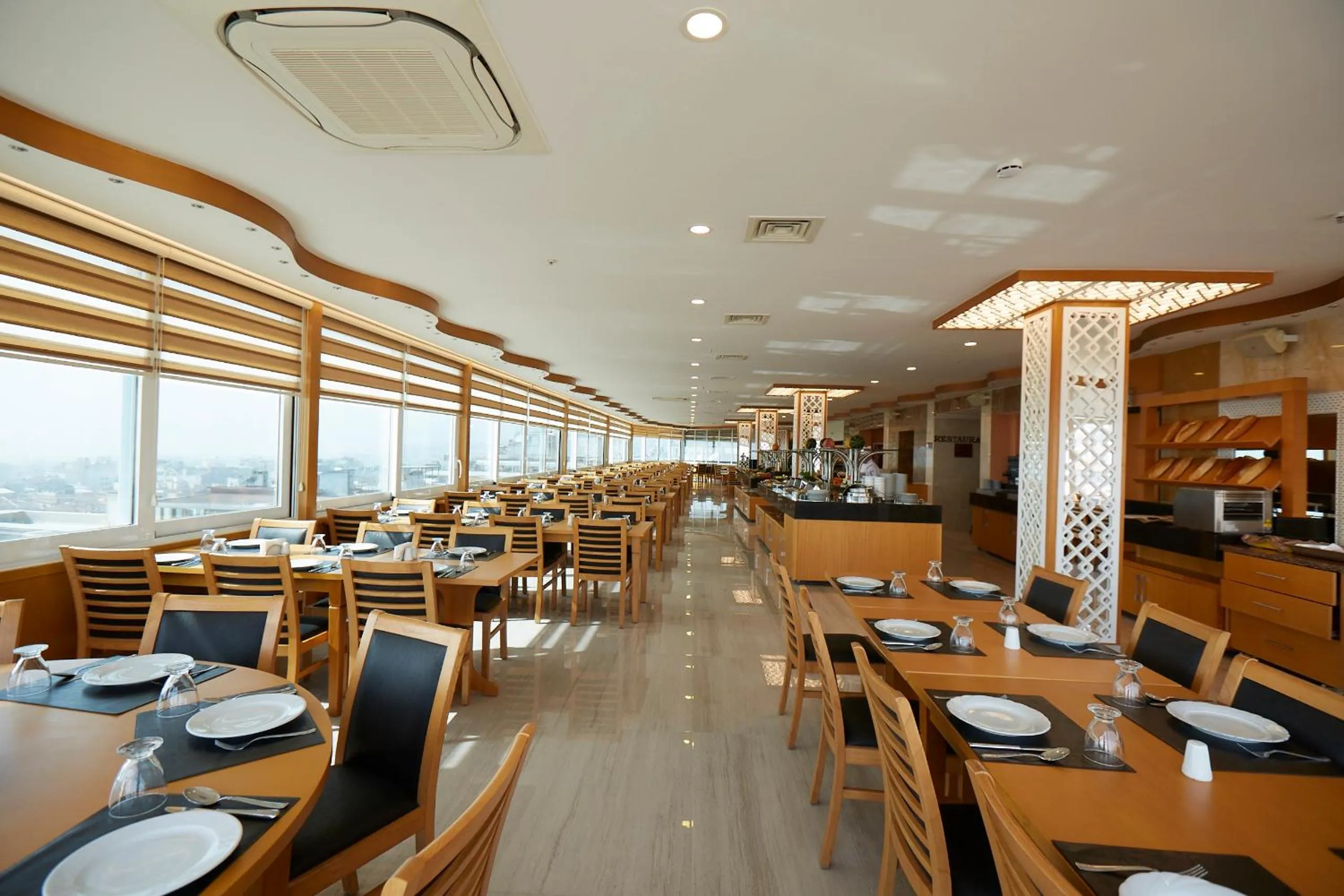 Restaurant/places to eat in Ilkbal Deluxe Hotel &Spa Istanbul