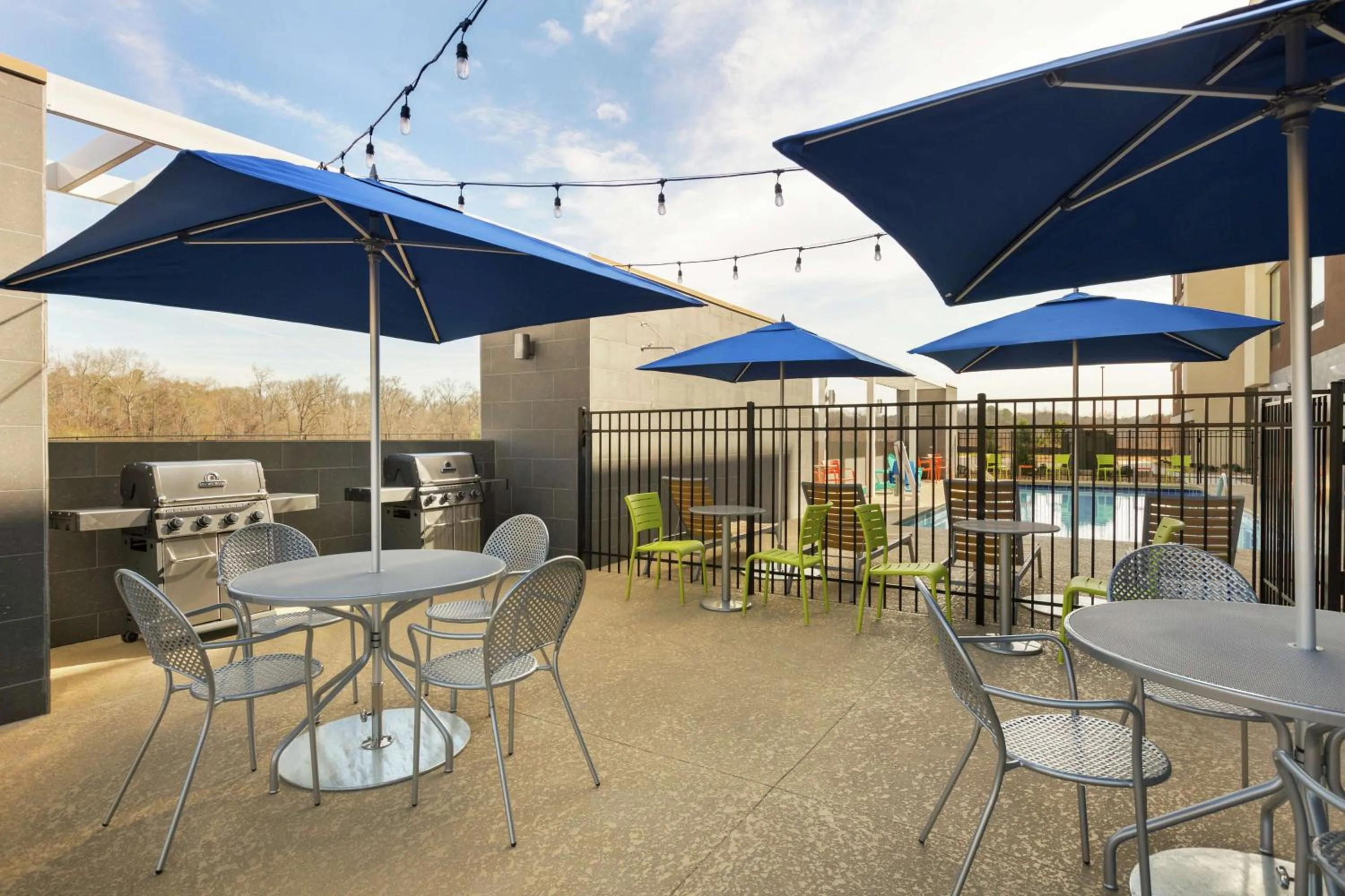 Dining area in Home2 Suites By Hilton Macon I-75 North