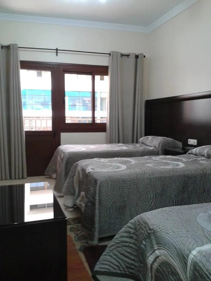 Day, Bed in Hotel de la Mediterranee