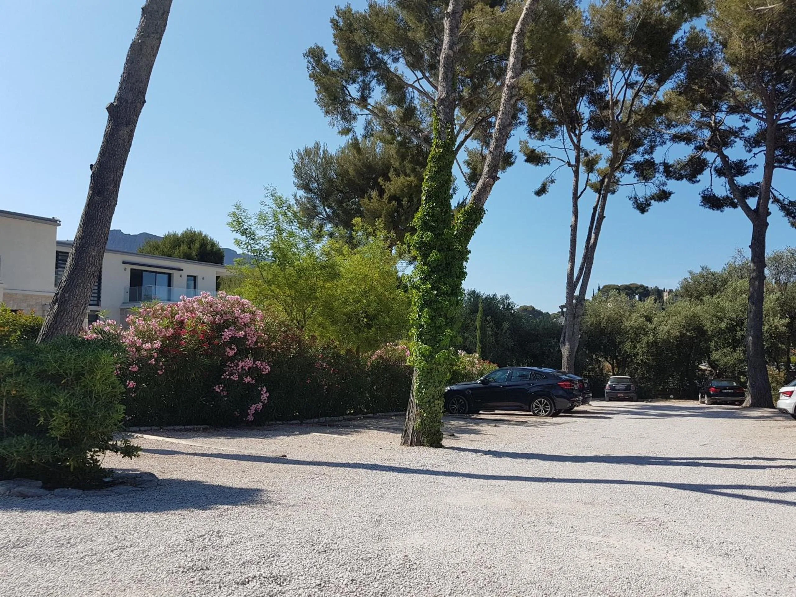 View (from property/room) in HPC Suites - Parking Gratuit &amp; Piscine Chauffée en saison