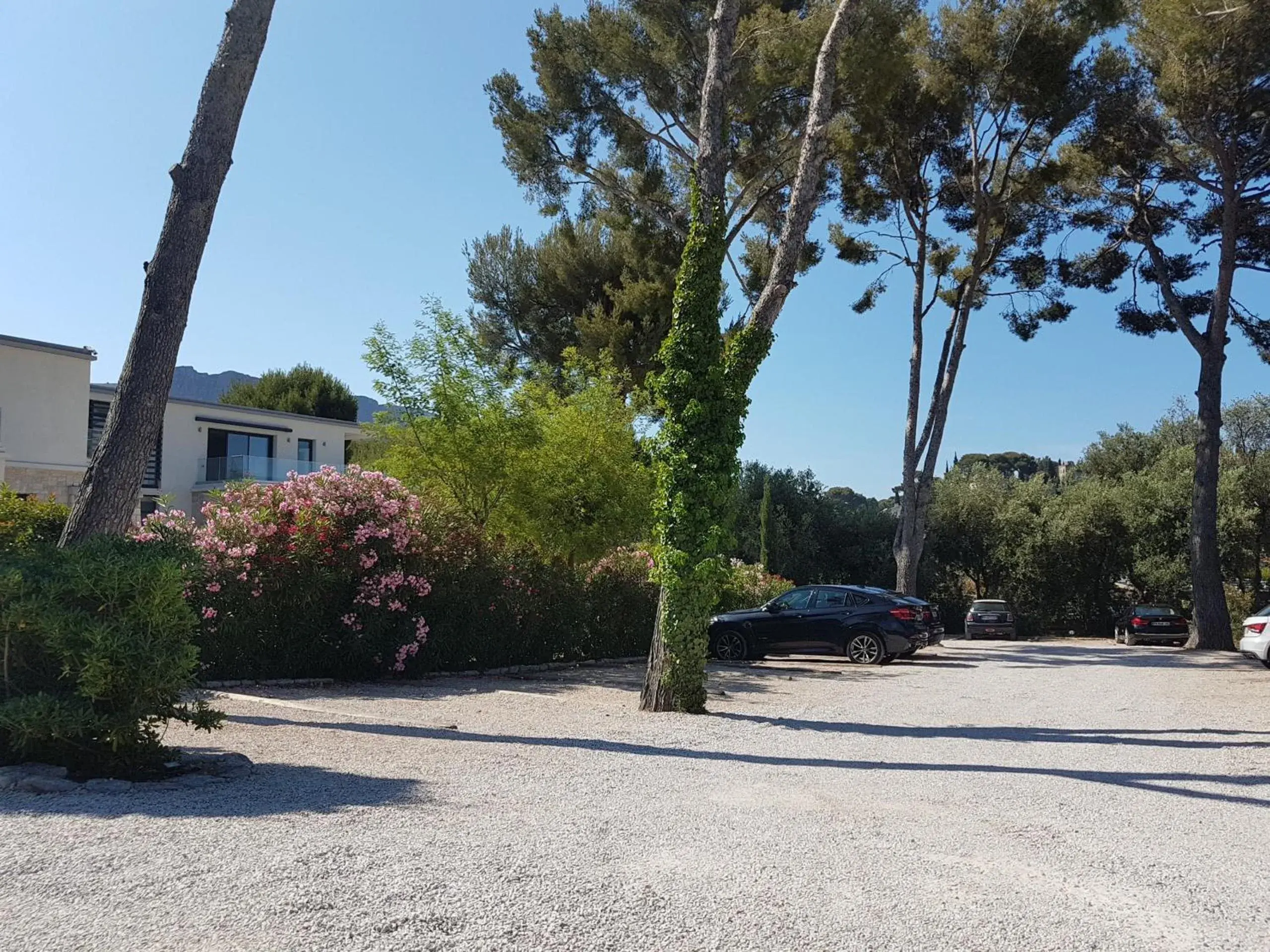 View (from property/room) in HPC Suites - Parking Gratuit & Piscine Chauffée en saison View (from property/room) in HPC Suites - Parking Gratuit & Piscine Chauffée en saison