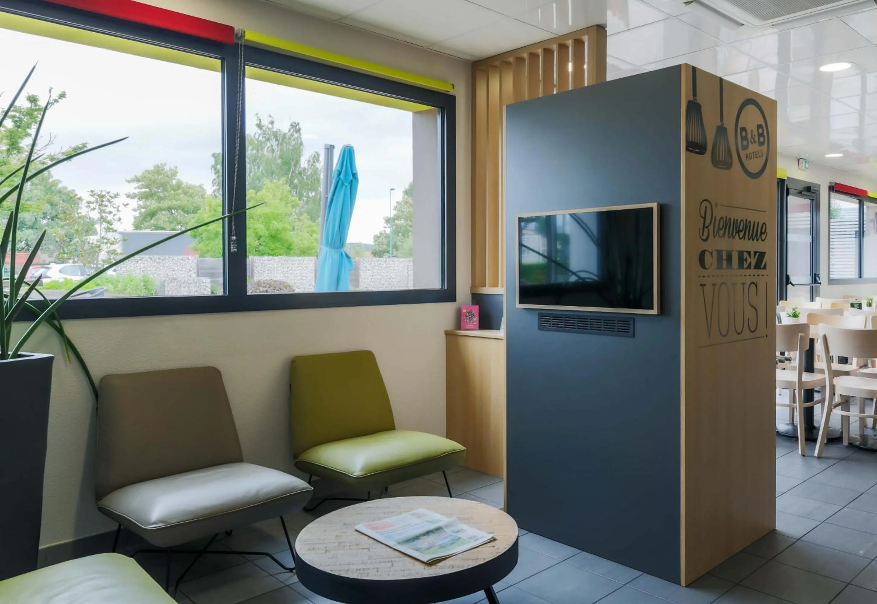 Seating area in B&B HOTEL Verdun