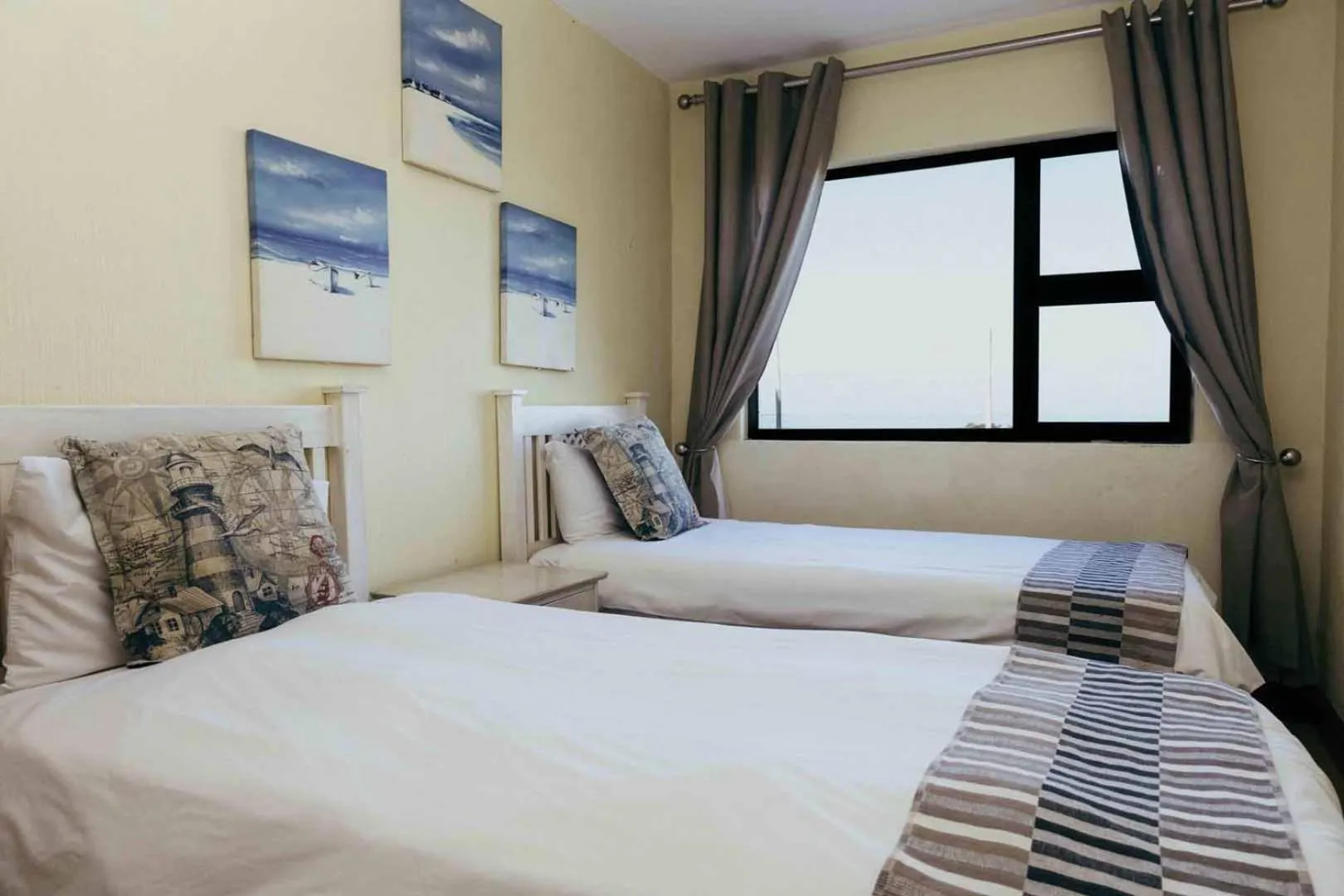 Bed in The Edwardian