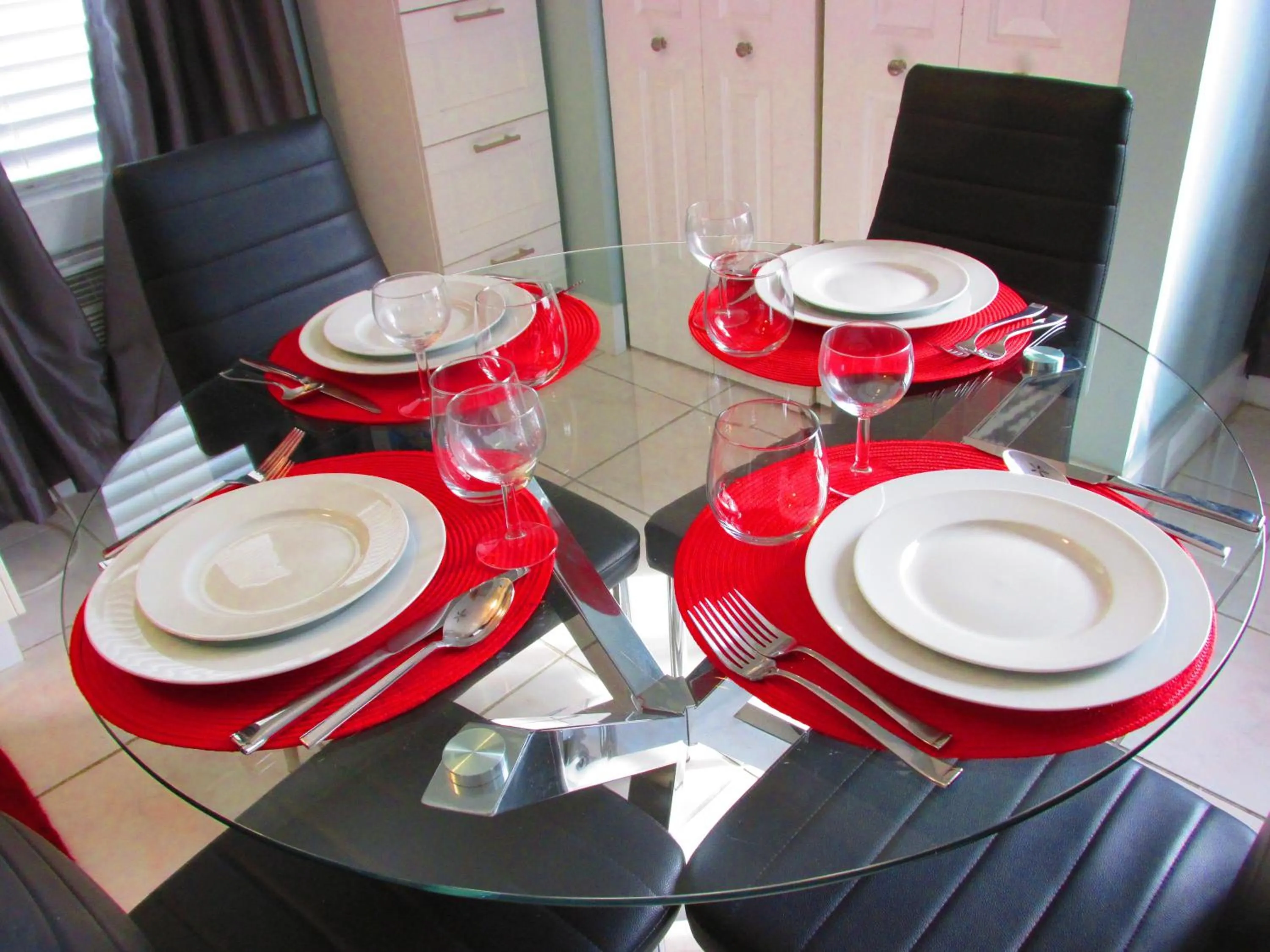 Dining area in Ocean Breeze