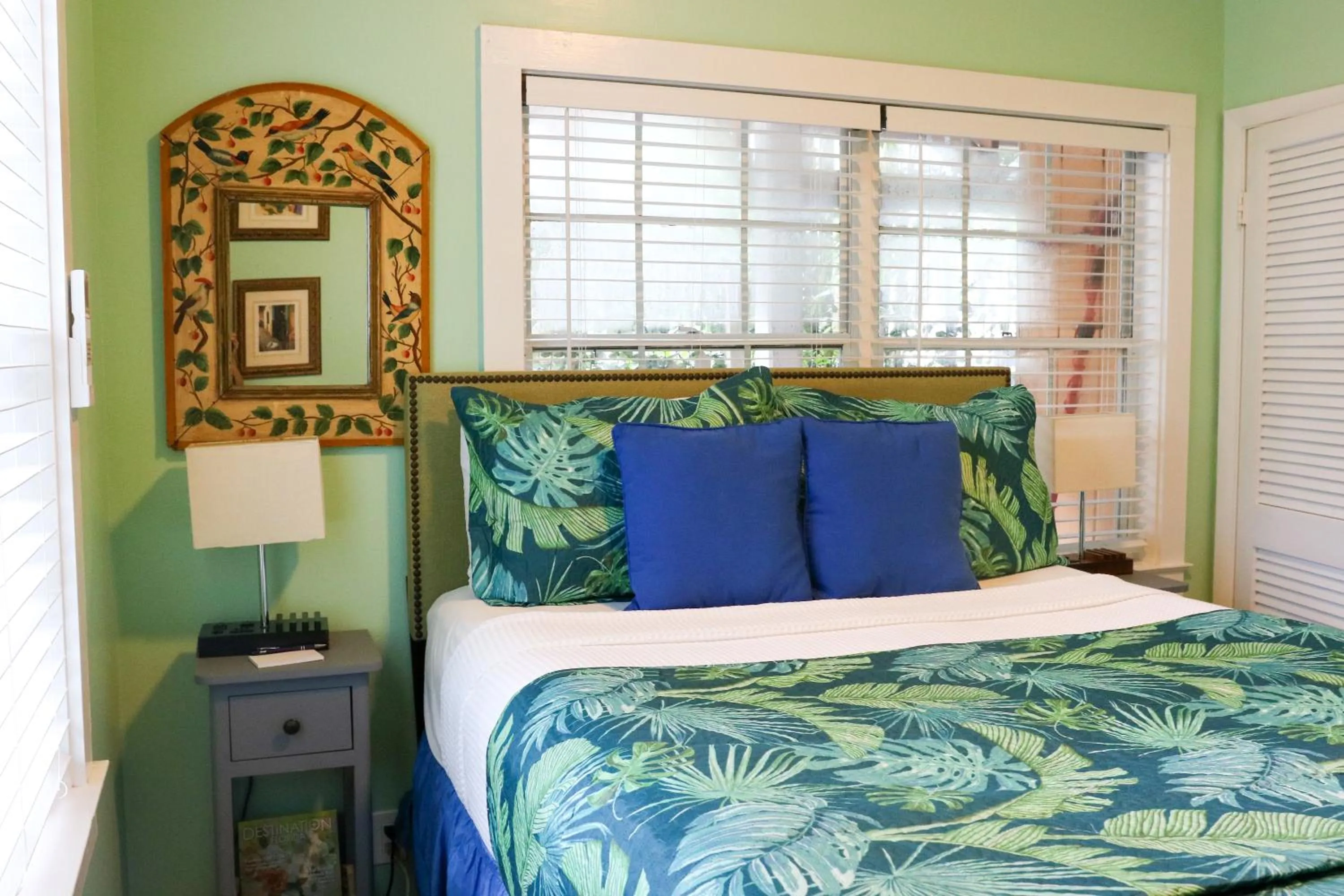 Bedroom, Bed in Caribbean House