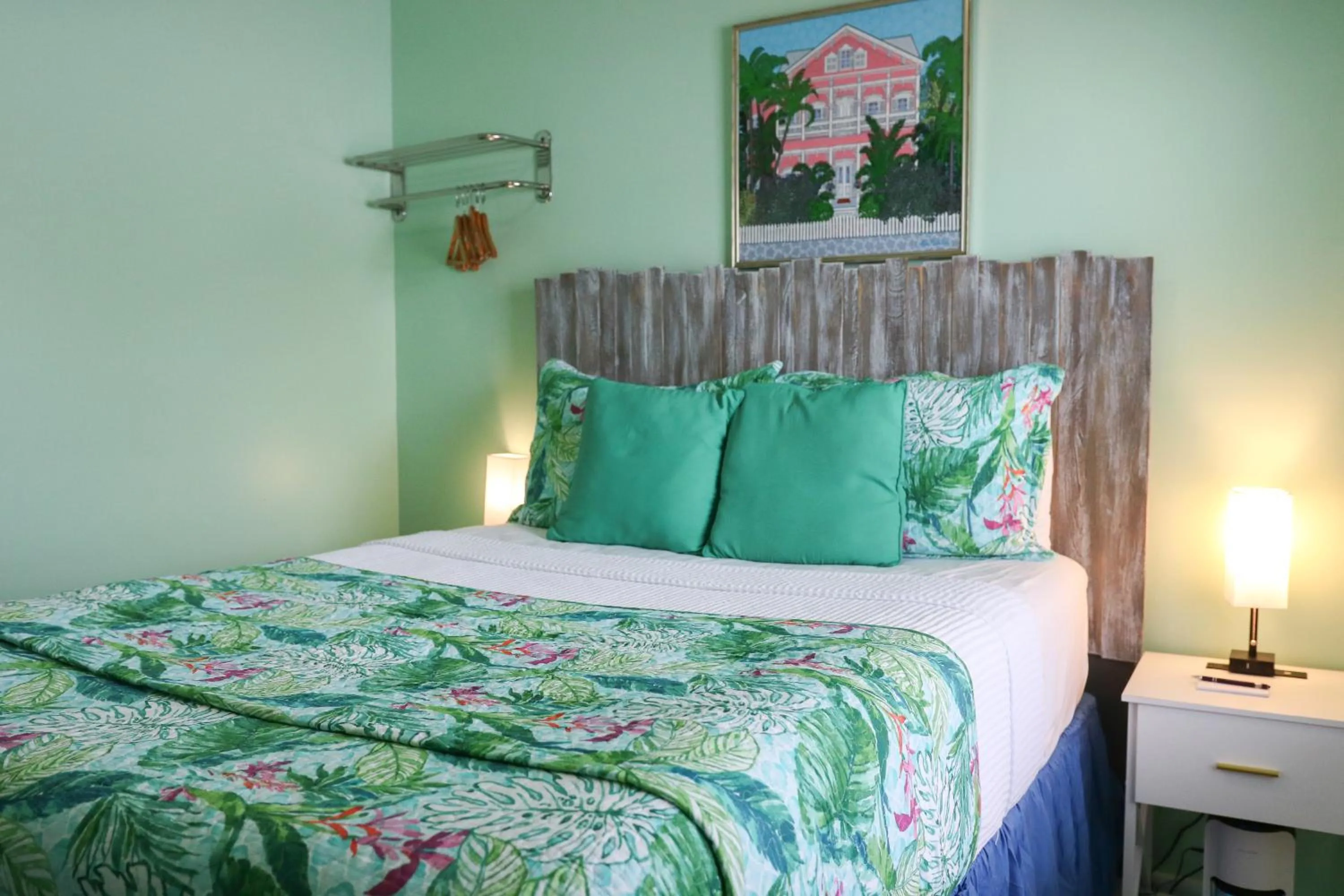 Bedroom, Bed in Caribbean House