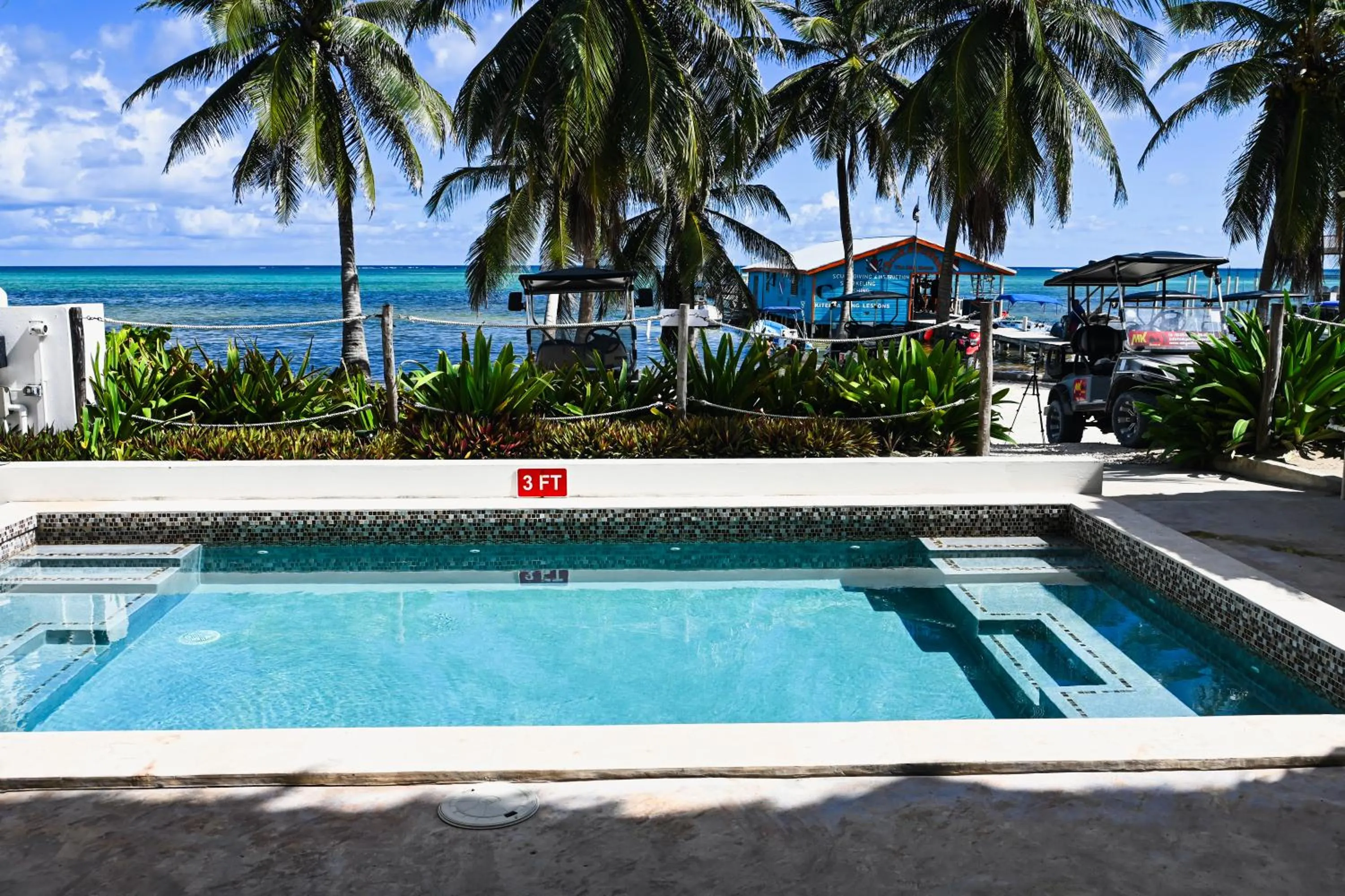 Swimming pool in The Palapa House