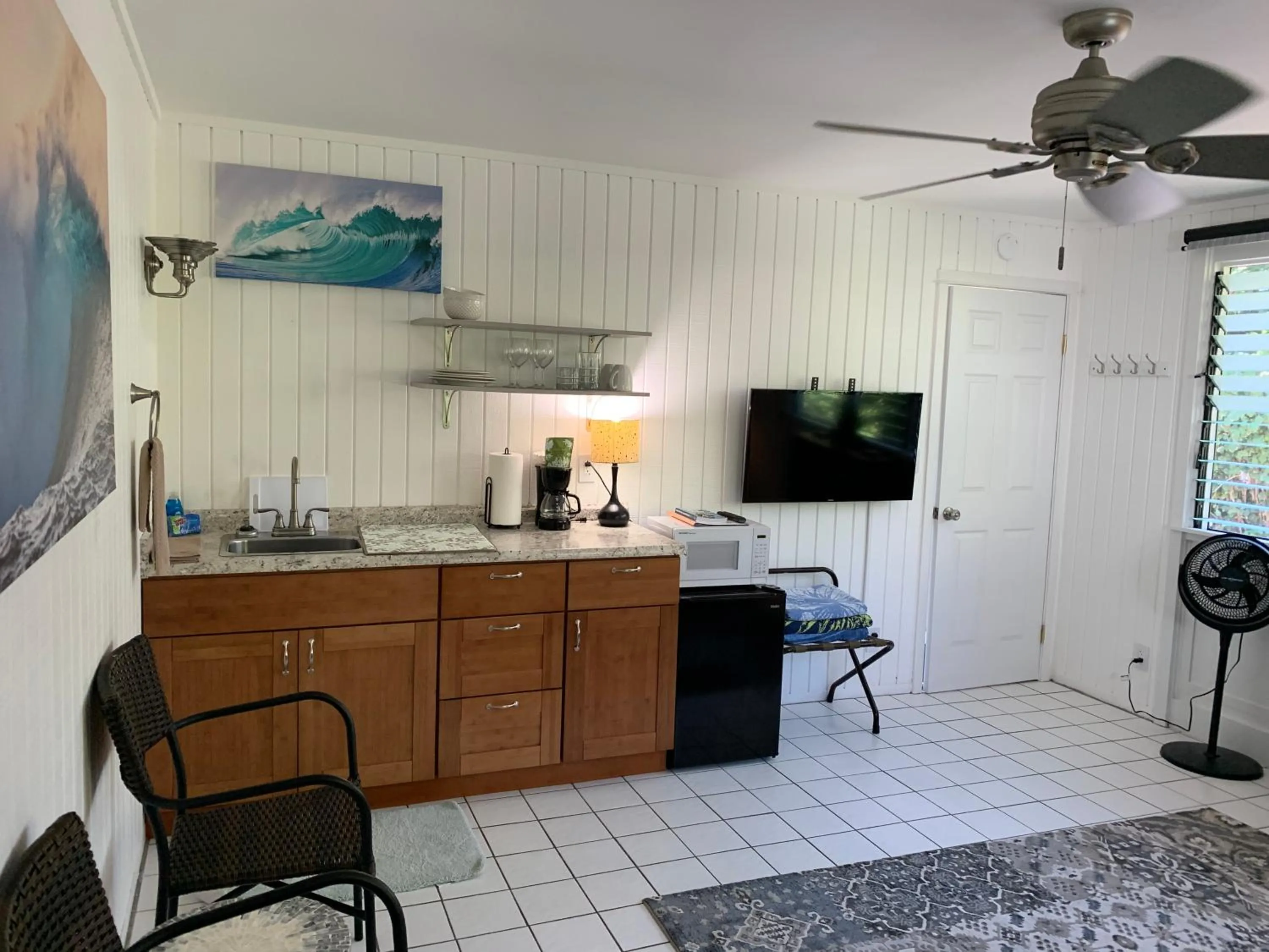 TV and multimedia in Big Island Retreat - No Resort Fees