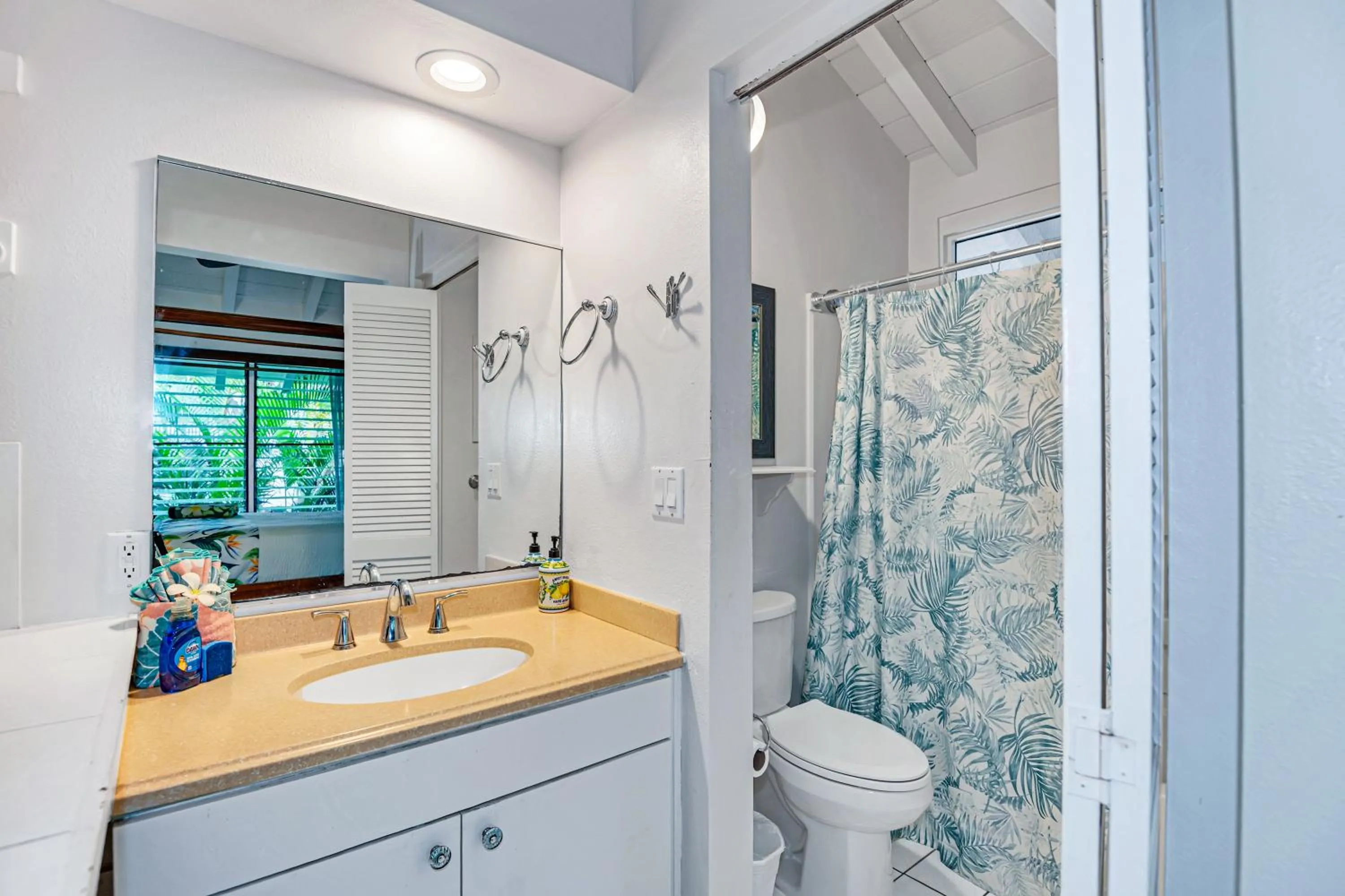 Shower in Big Island Retreat - No Resort Fees