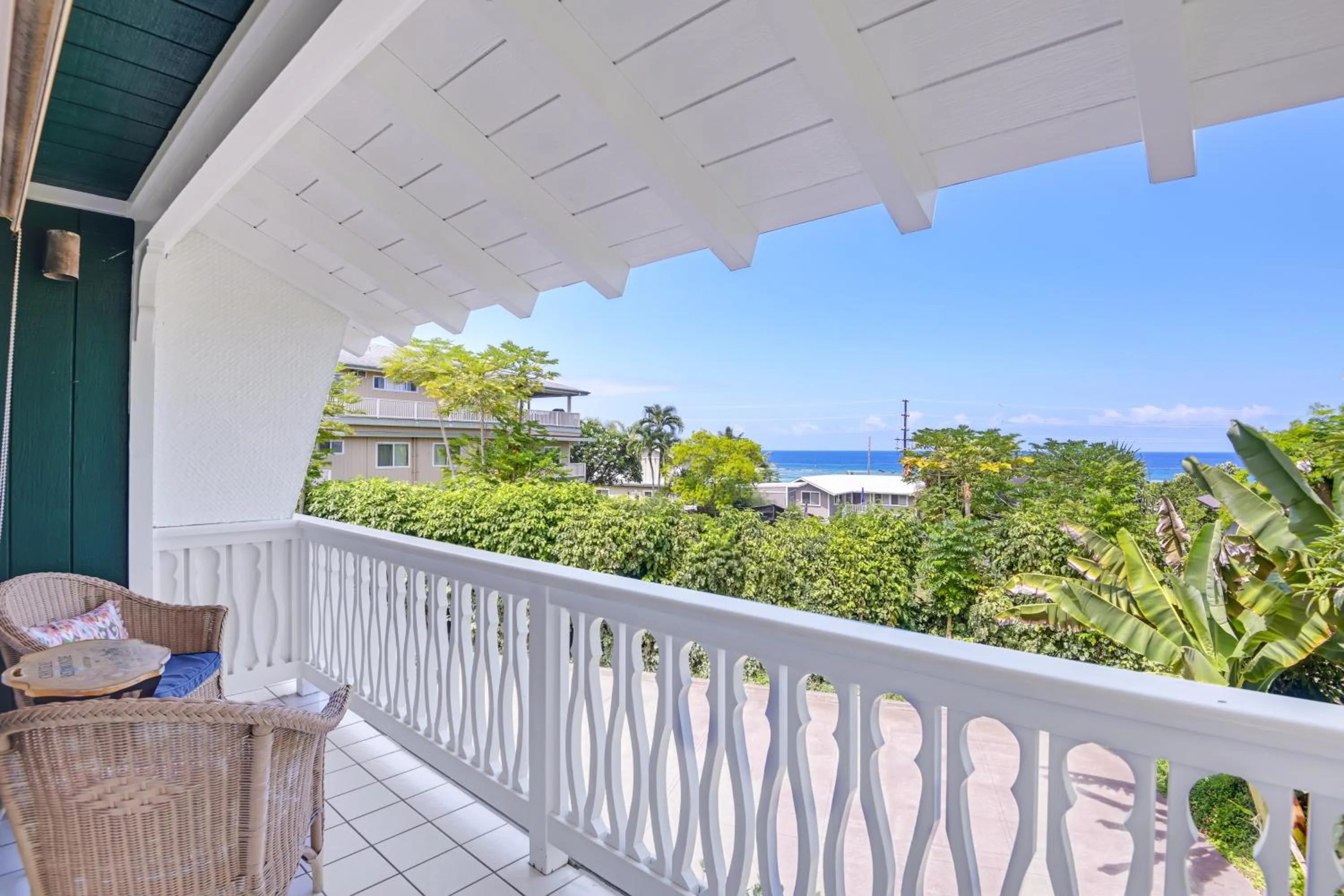 Patio in Big Island Retreat - No Resort Fees