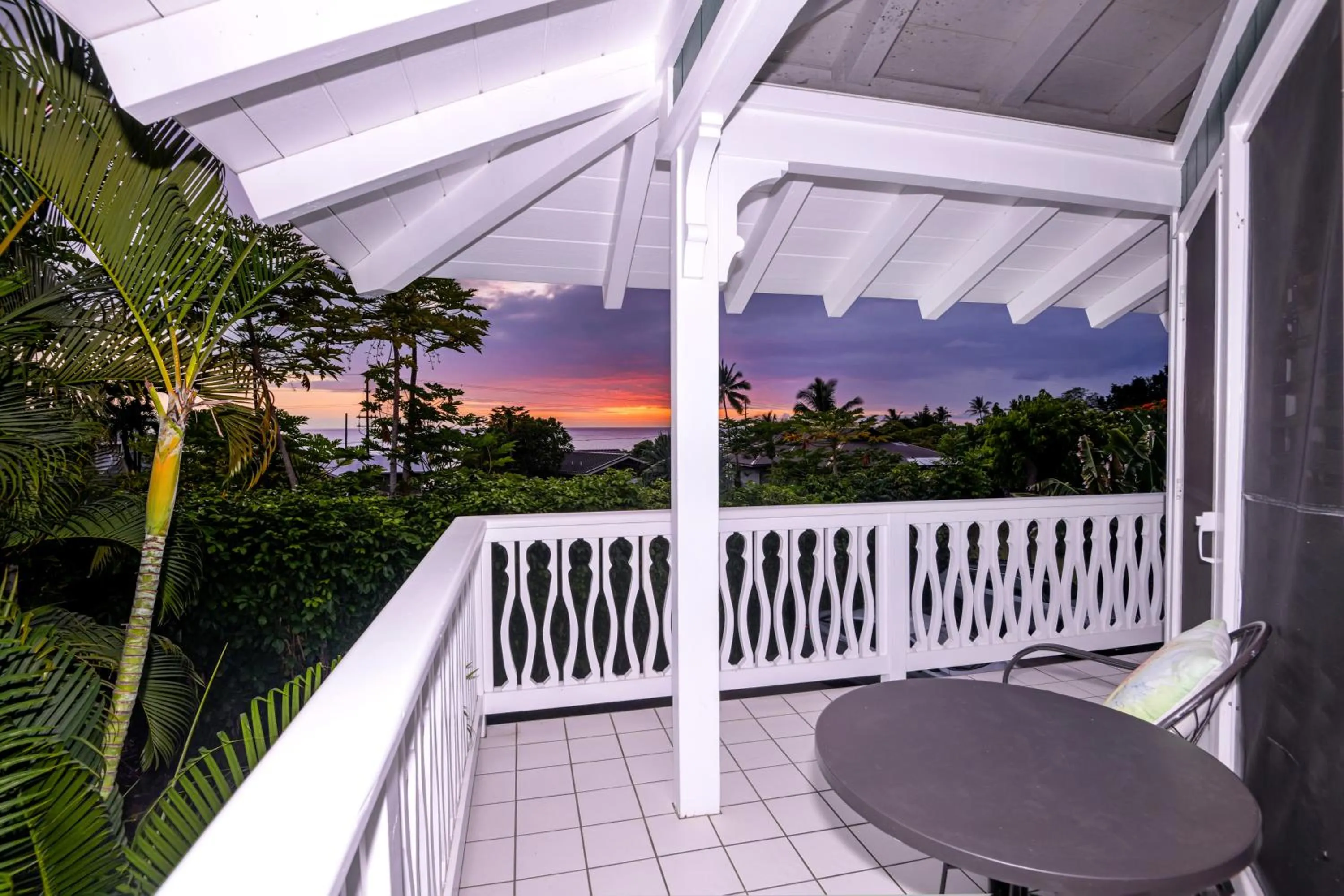 Patio in Big Island Retreat - No Resort Fees