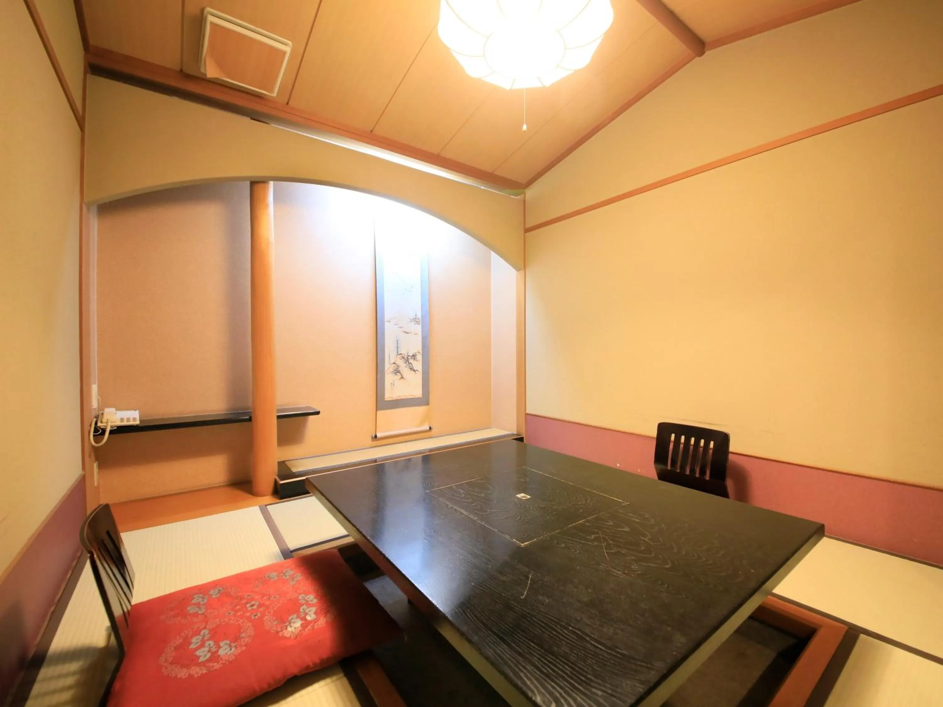 Restaurant/places to eat in Ginshotei Awashima