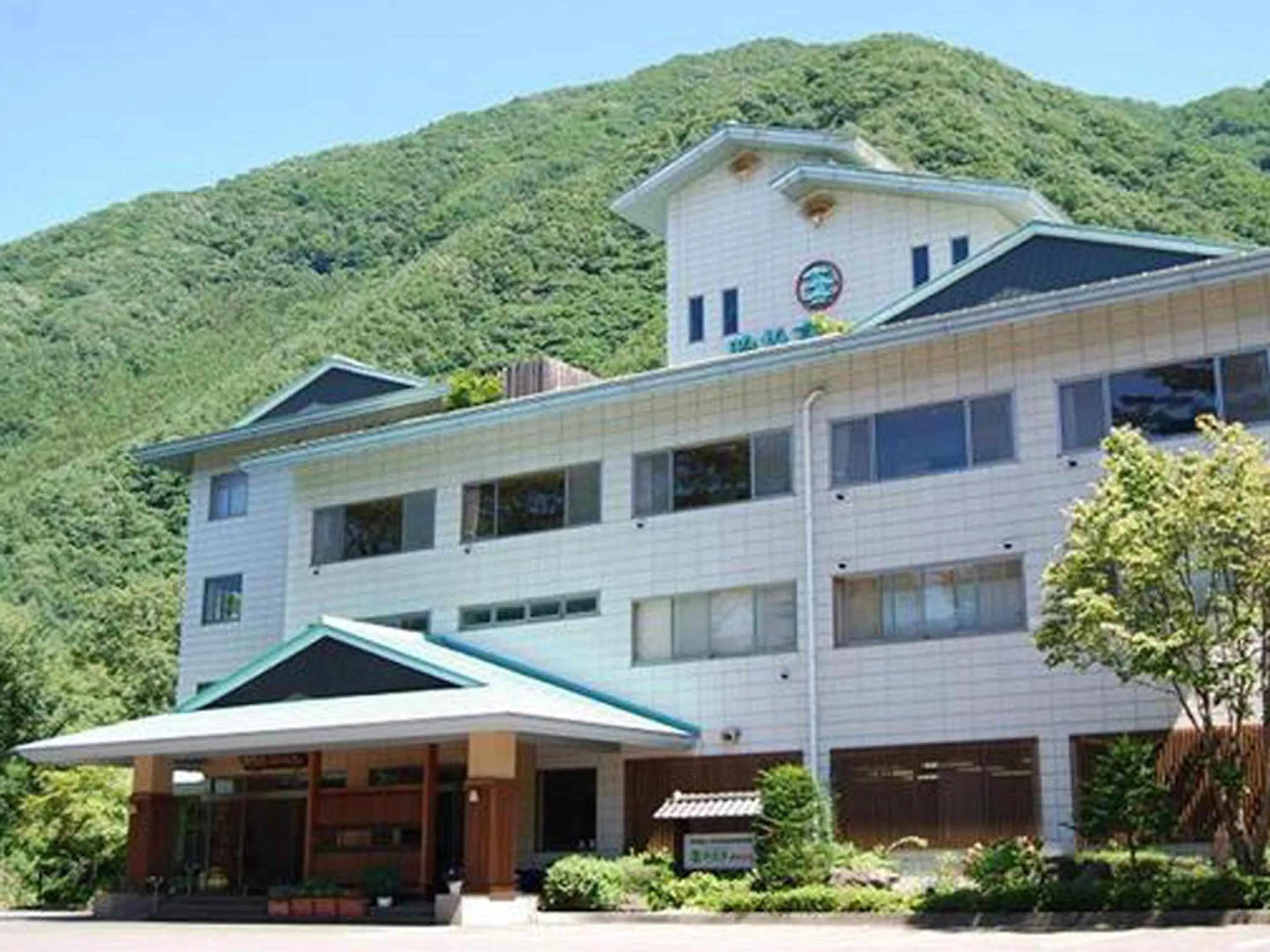 Facade/entrance in Ginshotei Awashima