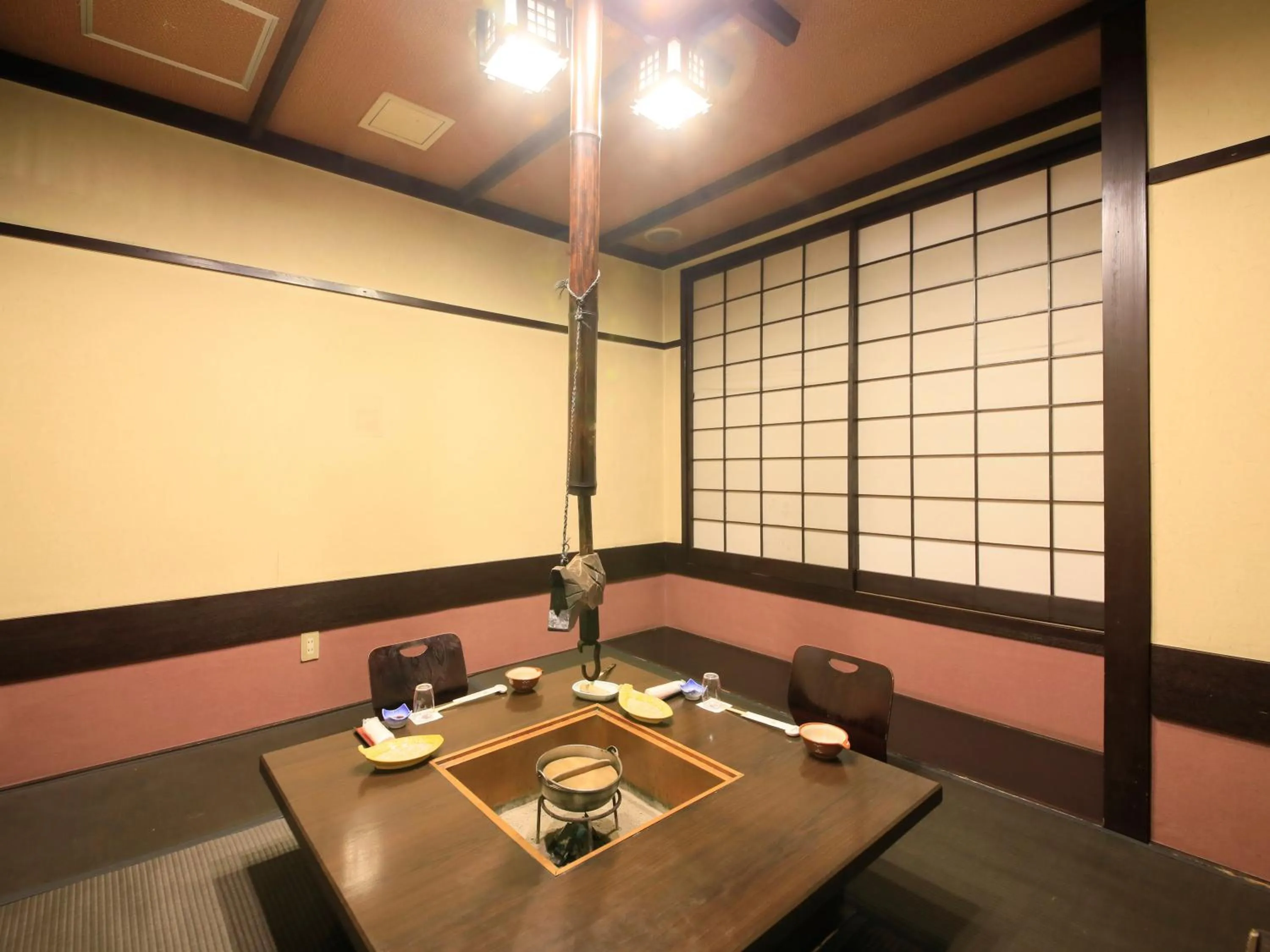 Restaurant/places to eat in Ginshotei Awashima