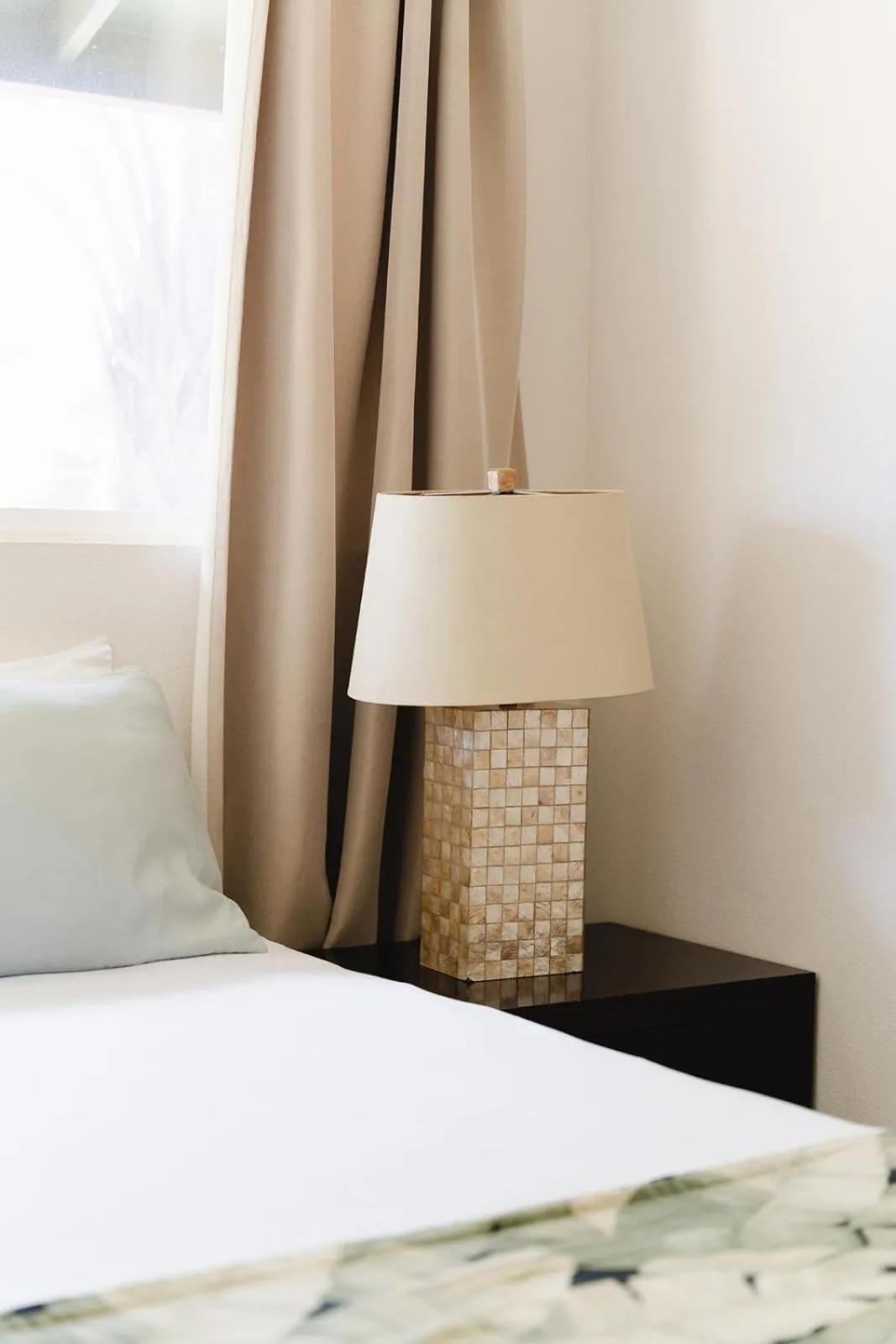 Bedroom, Bed in Nona Lani Cottages