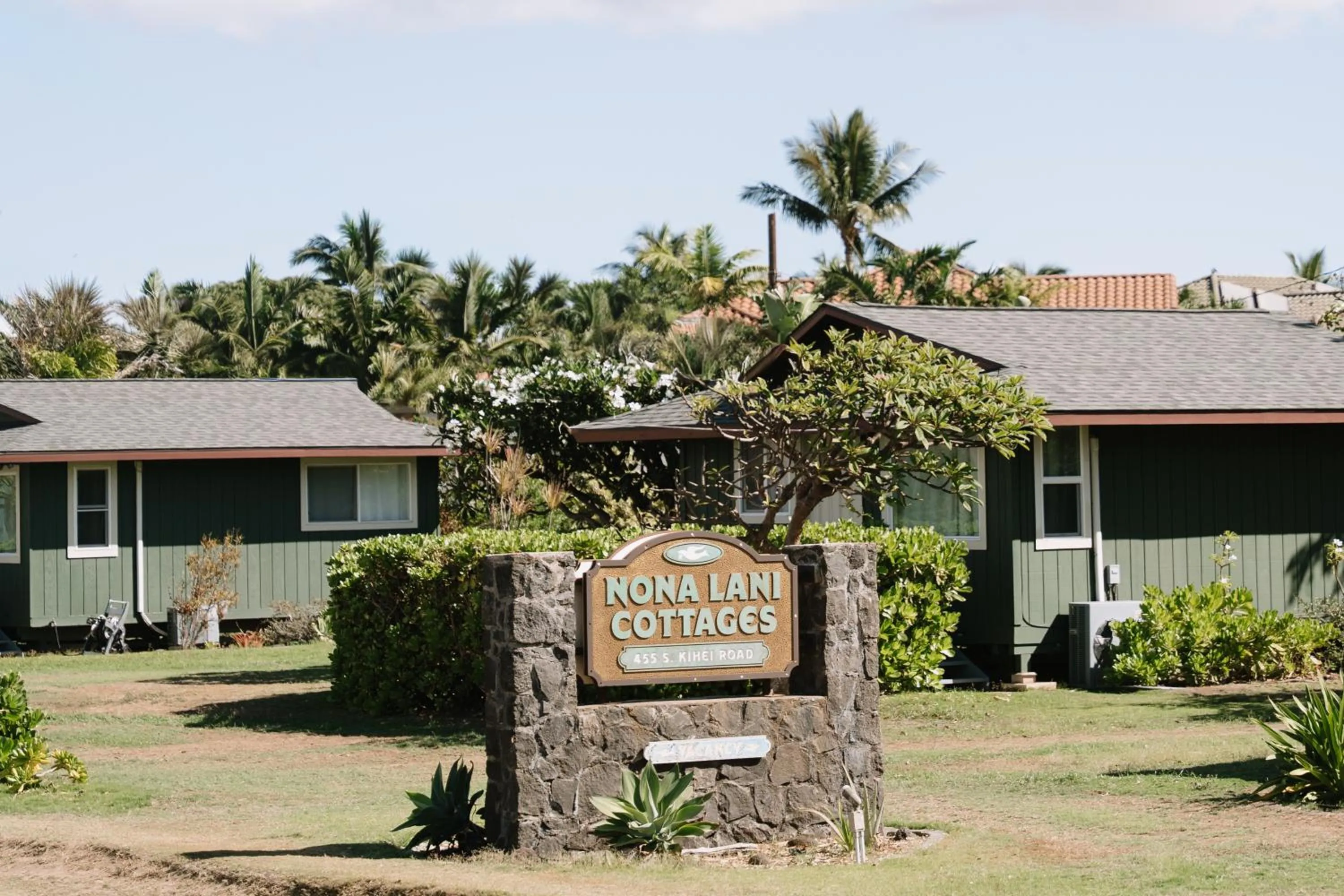 Property building in Nona Lani Cottages