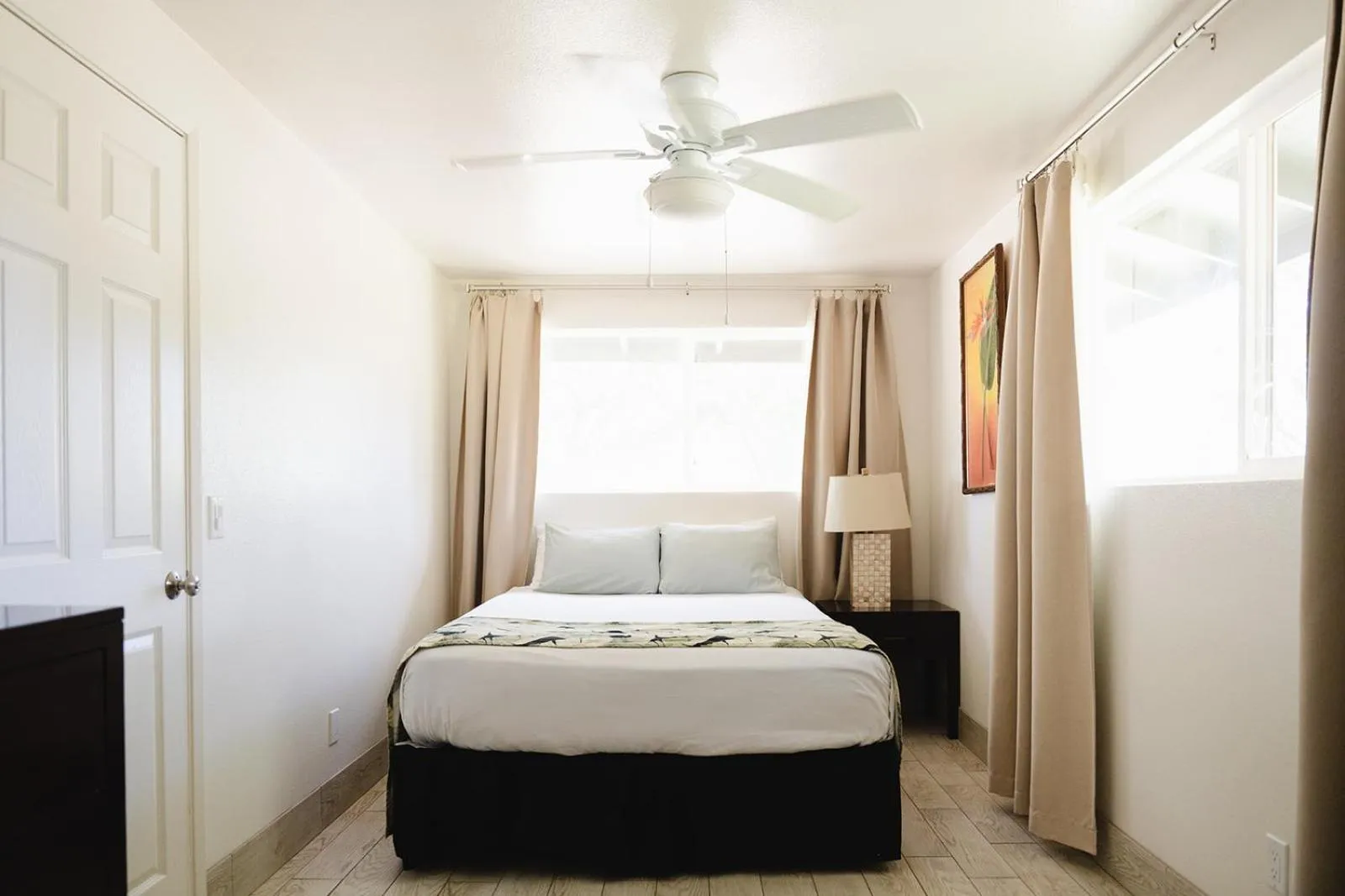 Bedroom, Bed in Nona Lani Cottages