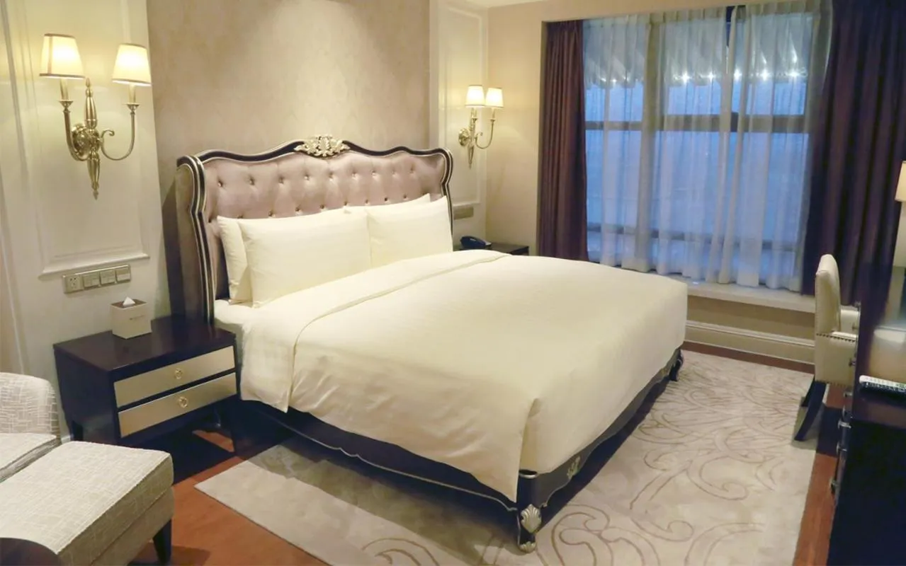 Bed in Wyndham Grand Xi'an Residence