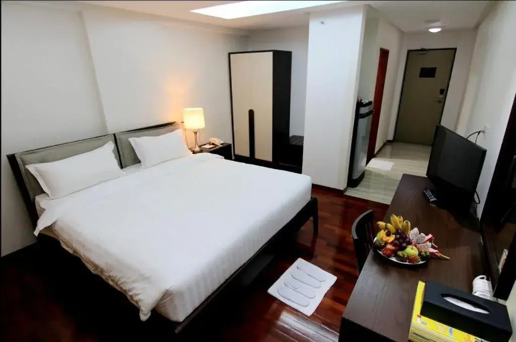 Bed in Myanmar Life Hotel Bed in Myanmar Life Hotel