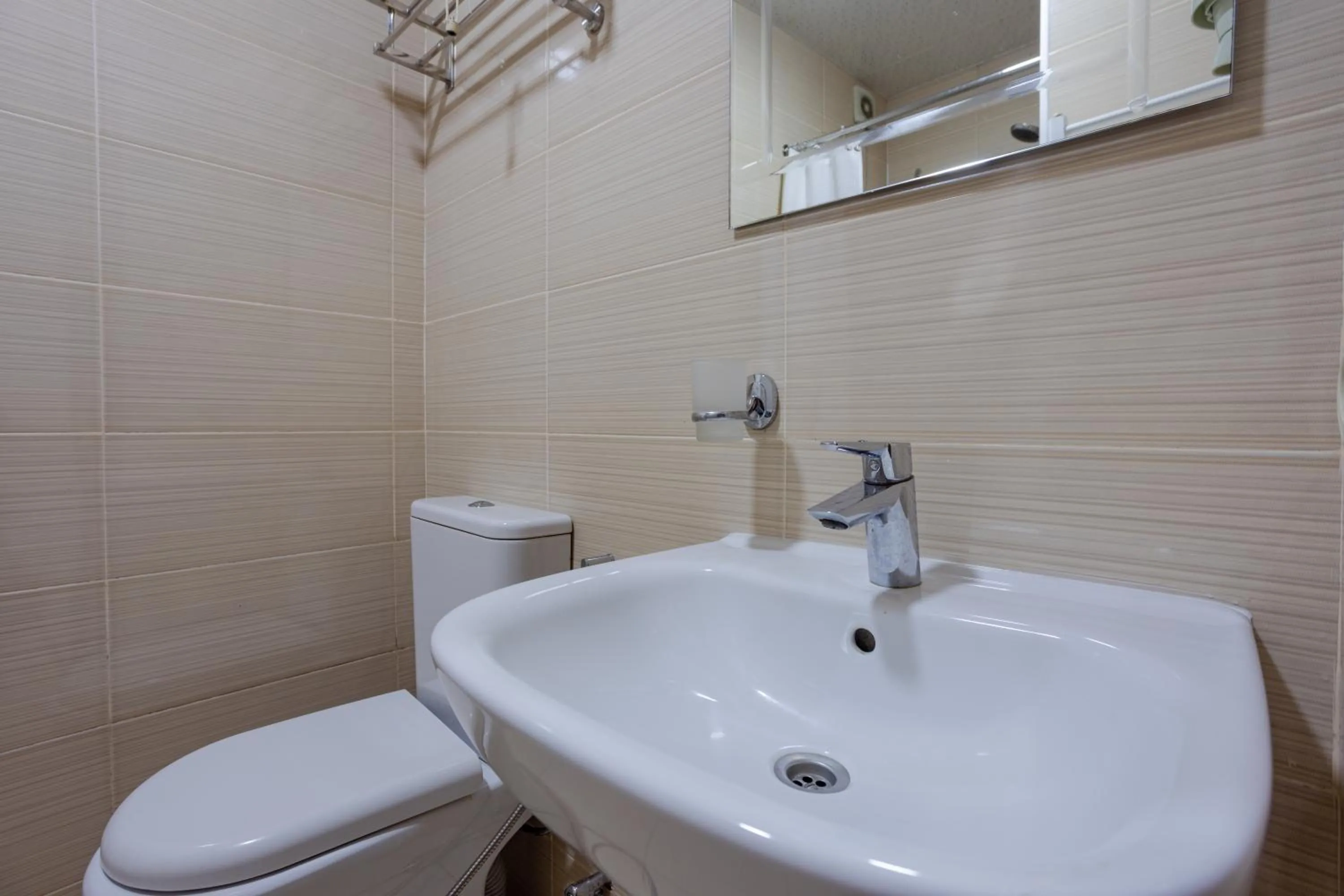 Toilet in Daisi Sunset Hotel