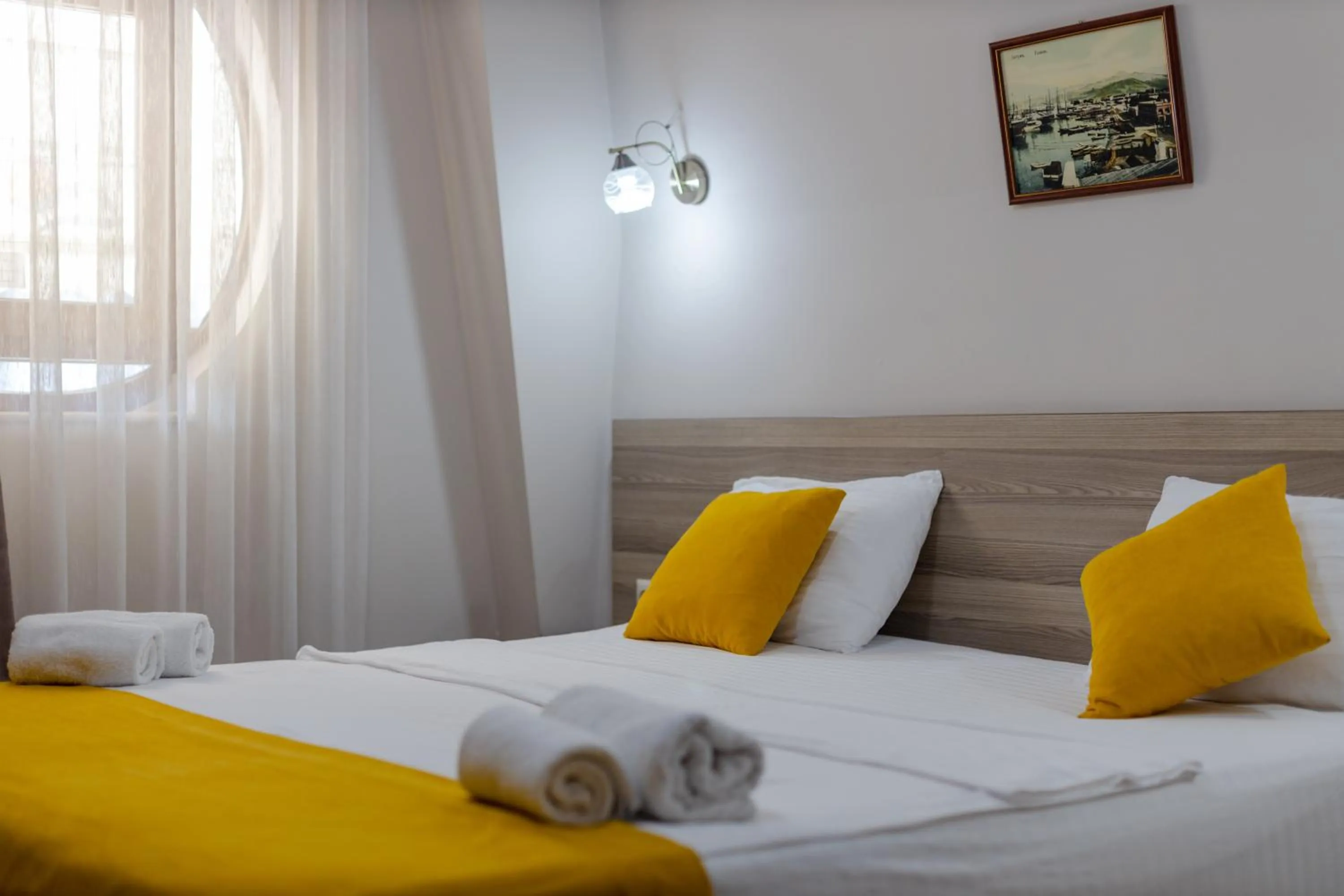 Bed in Daisi Sunset Hotel