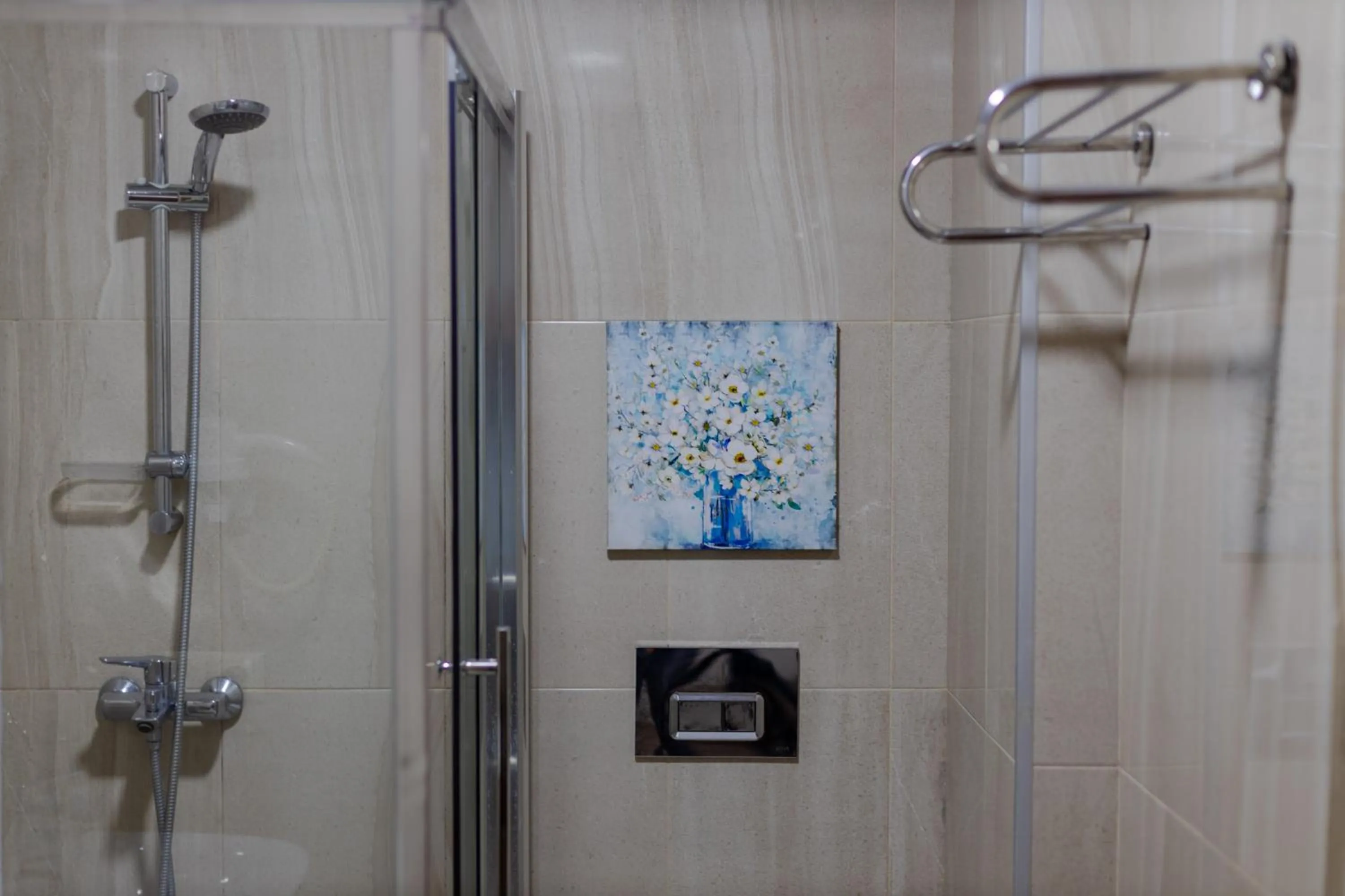 Bathroom in Daisi Sunset Hotel