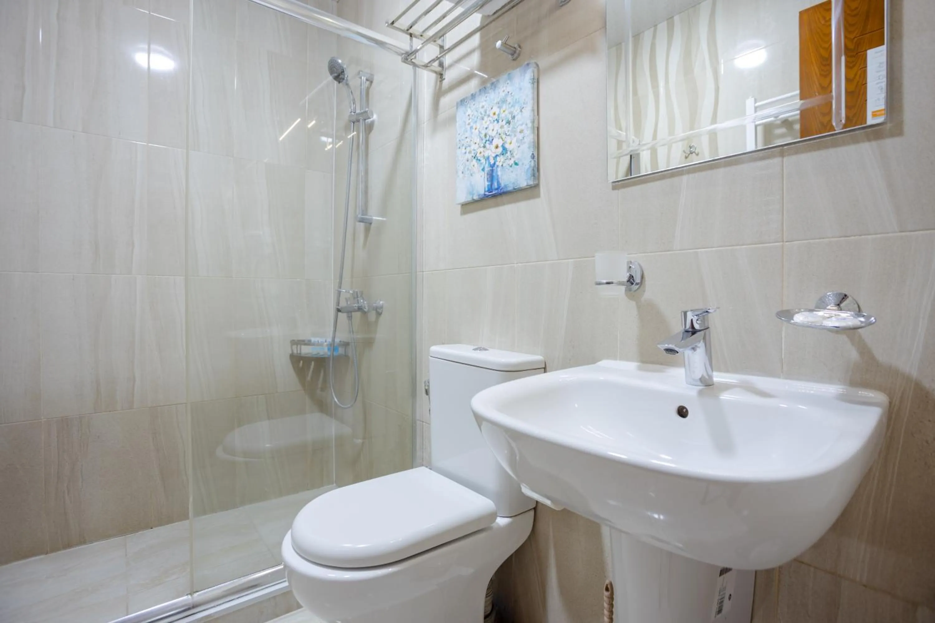 Shower in Daisi Sunset Hotel