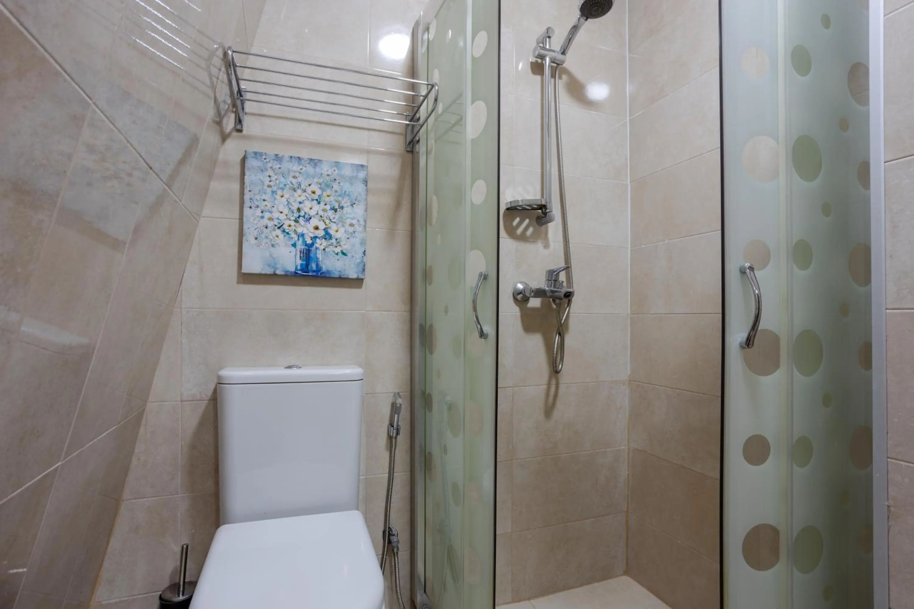 Shower in Daisi Sunset Hotel