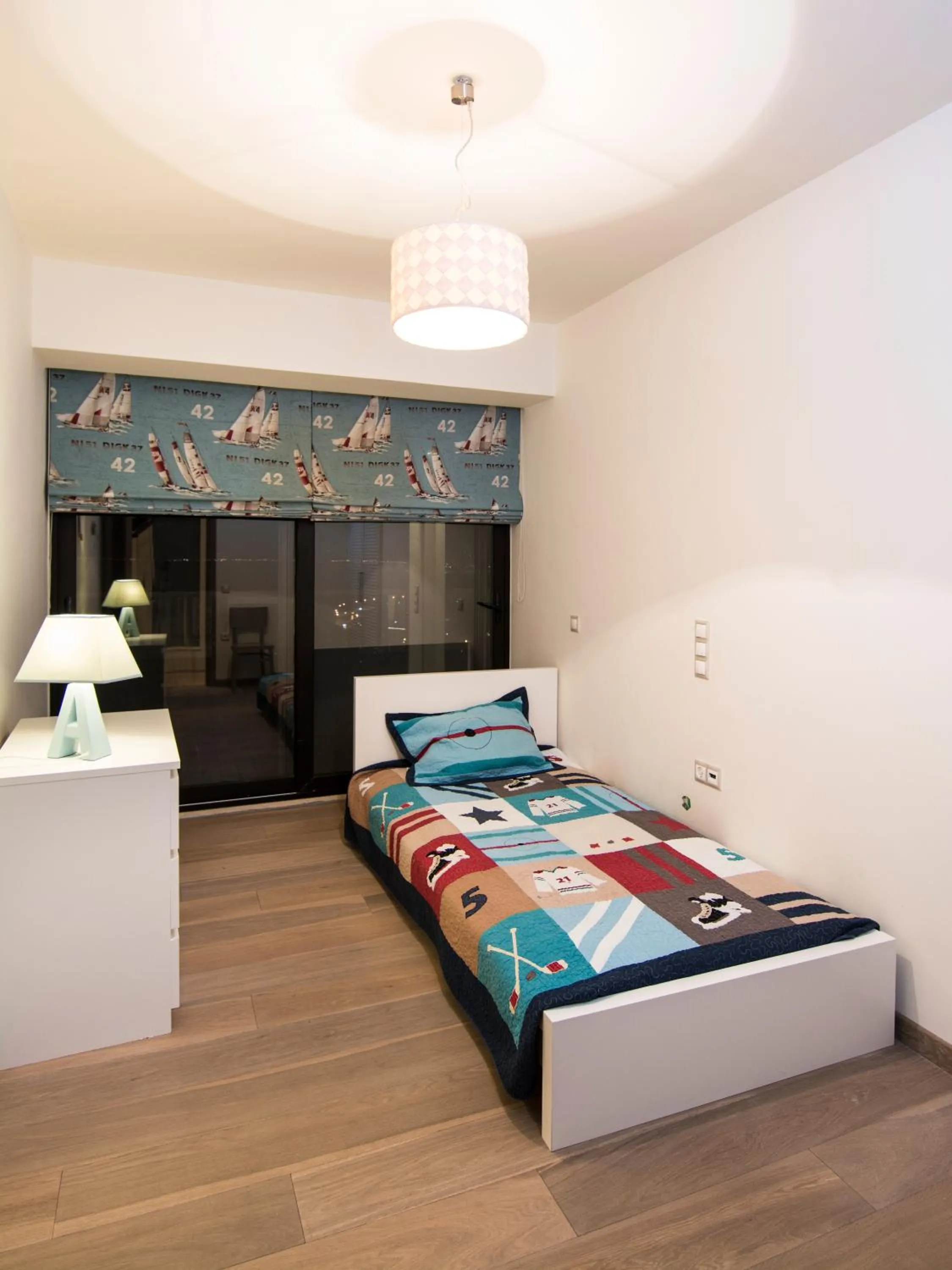 Photo of the whole room, Bed in Hidden Sanctuary In Saronida