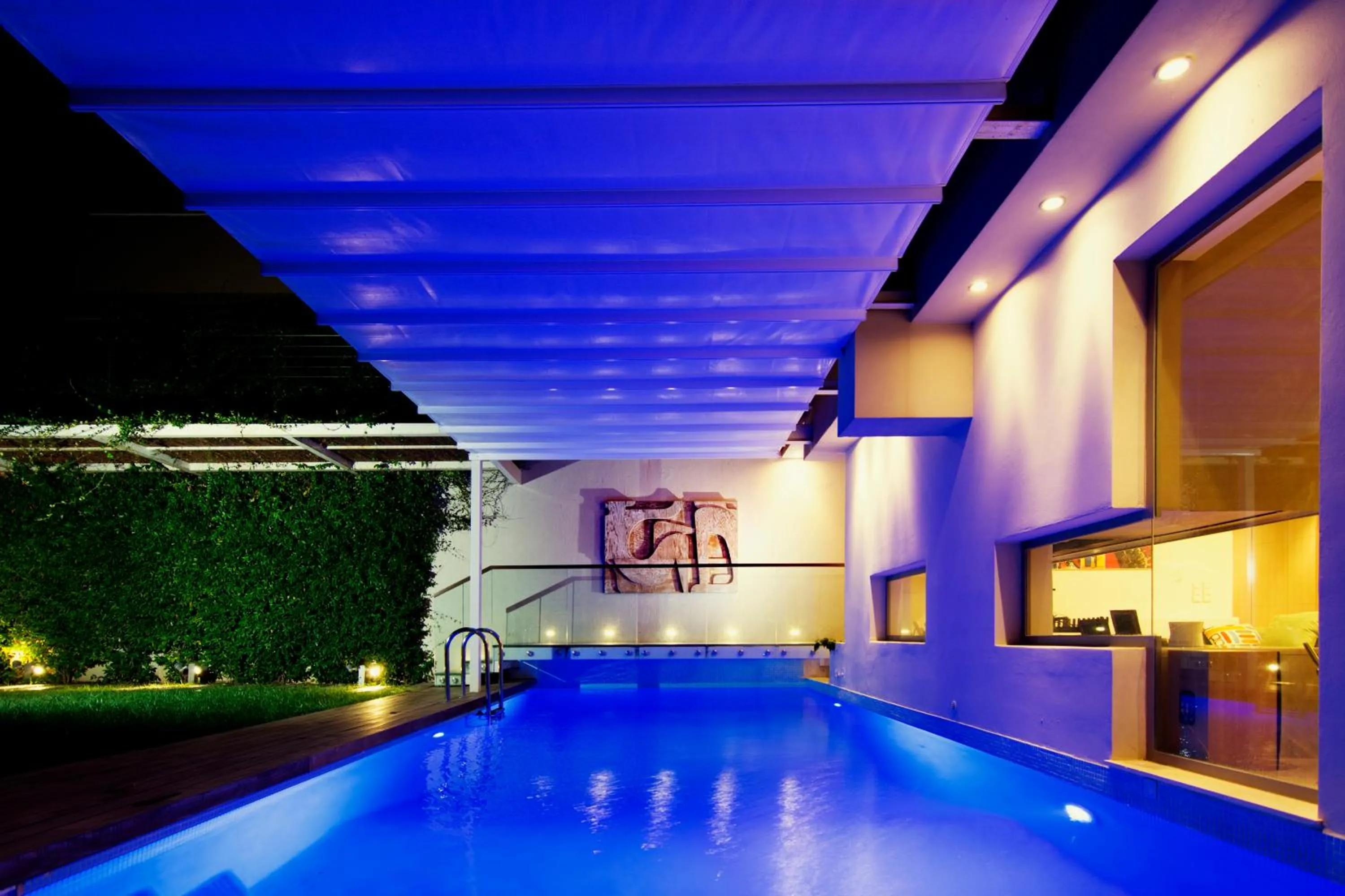 Swimming pool in Hidden Sanctuary In Saronida