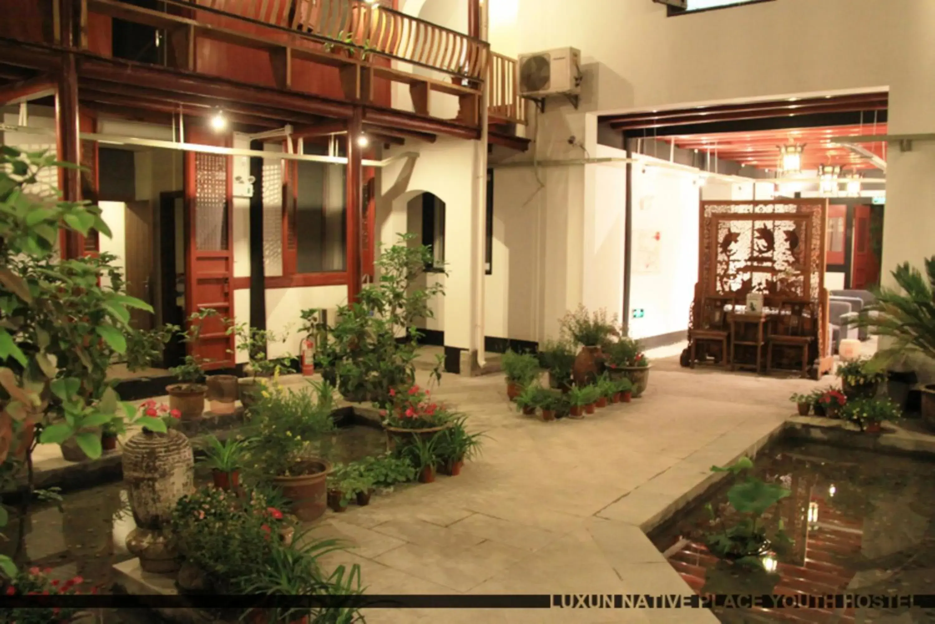 Property building in Shaoxing Laotaimen Luxun Native Place Youth Hostel Property building in Shaoxing Laotaimen Luxun Native Place Youth Hostel