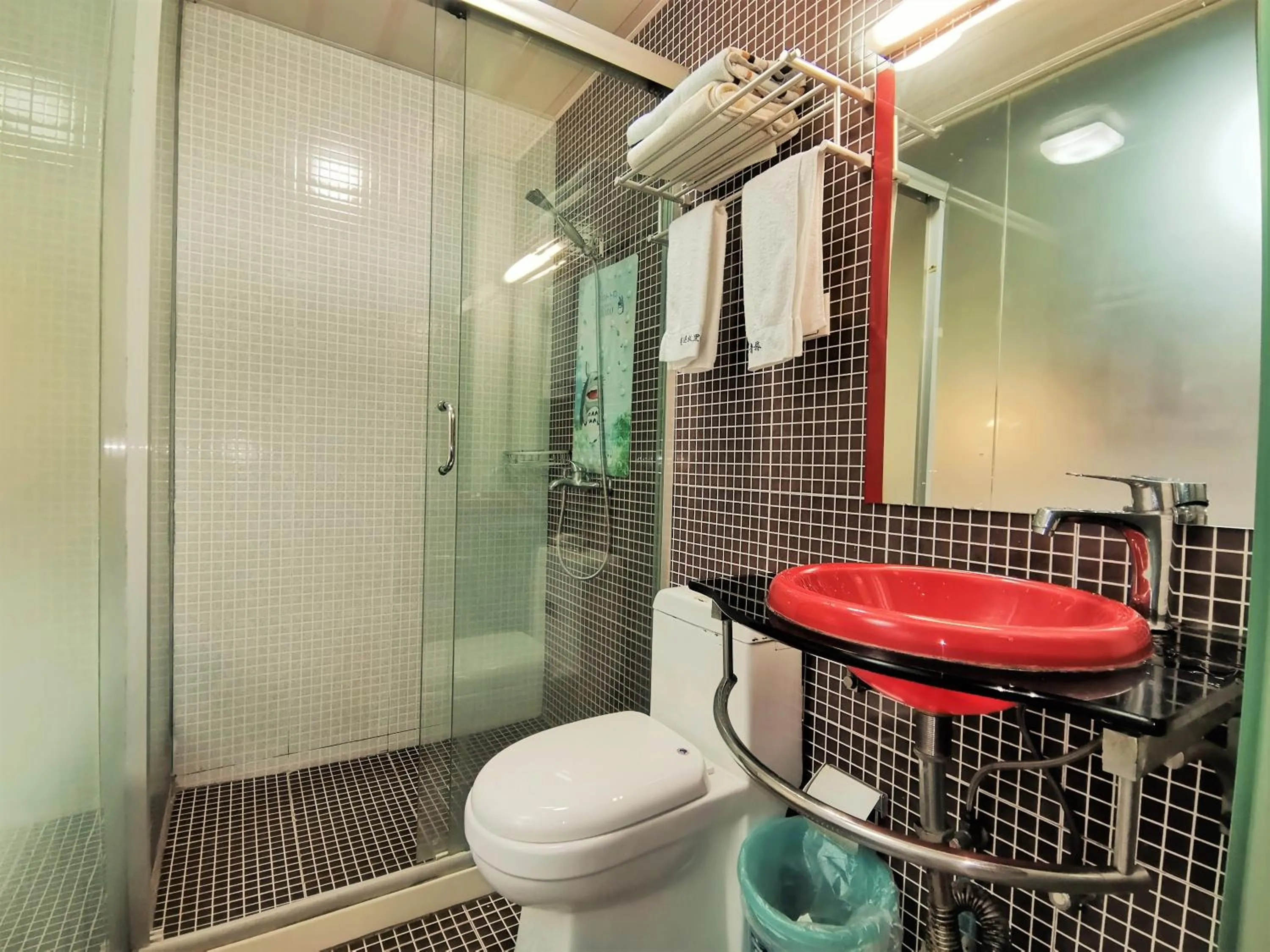 Shower in Shaoxing Laotaimen Luxun Native Place Youth Hostel