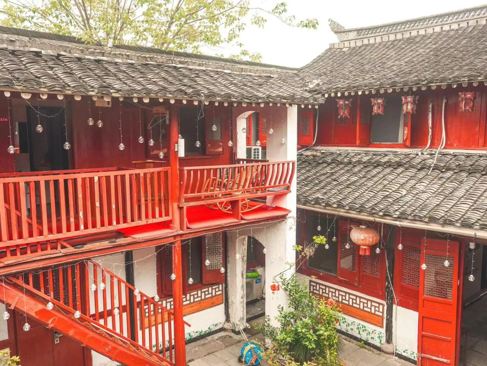 Shaoxing Laotaimen Luxun Native Place Youth Hostel