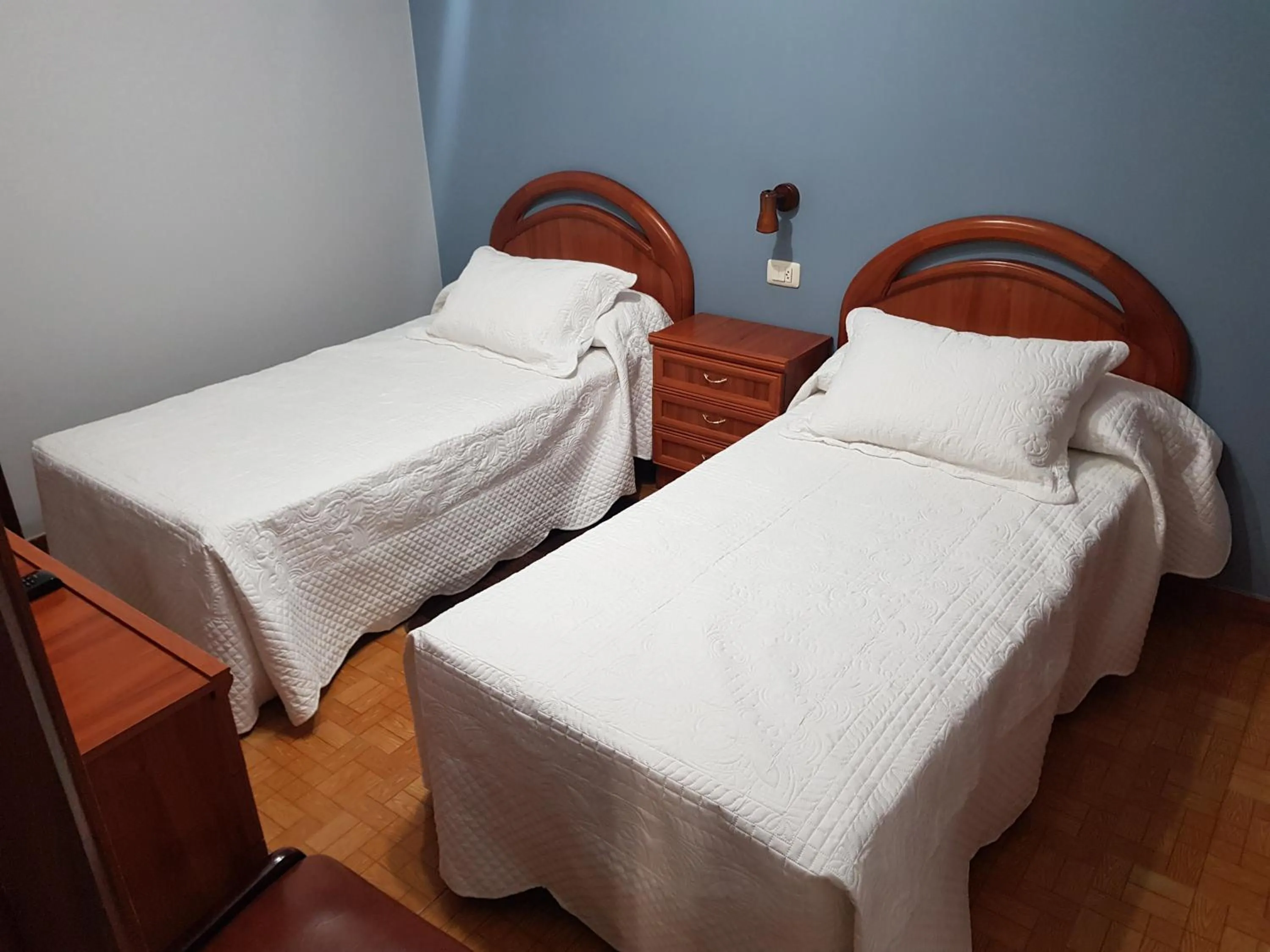 Twin Room with Bathroom in Rincón Do Demo