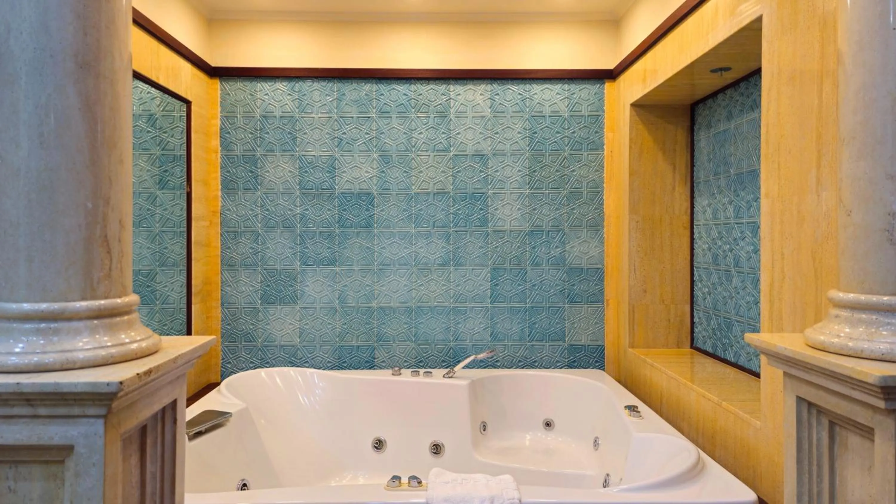 Hot Tub in Eski Masal Hotel - Special Class