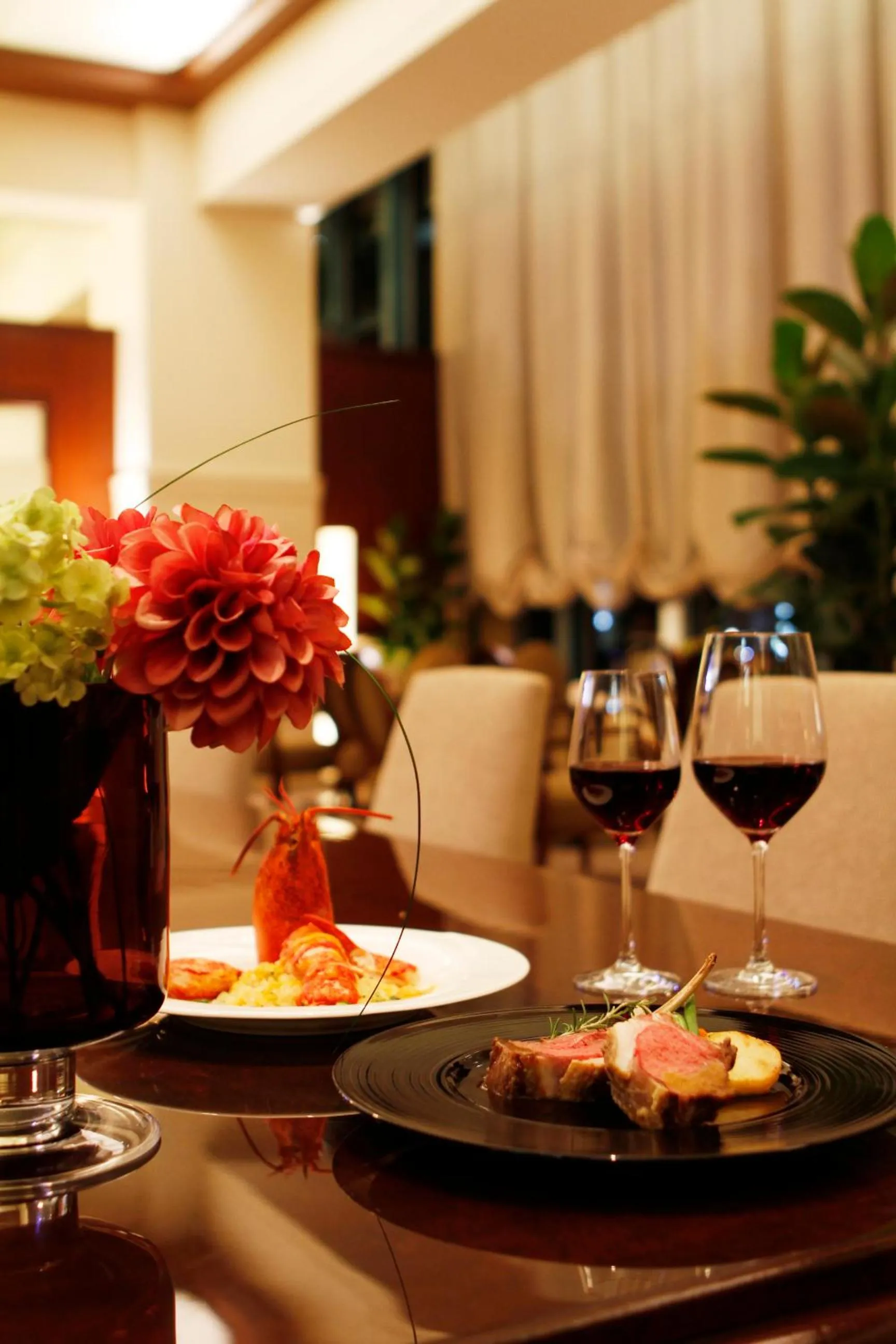 Restaurant/Places to Eat in Viale Osaka