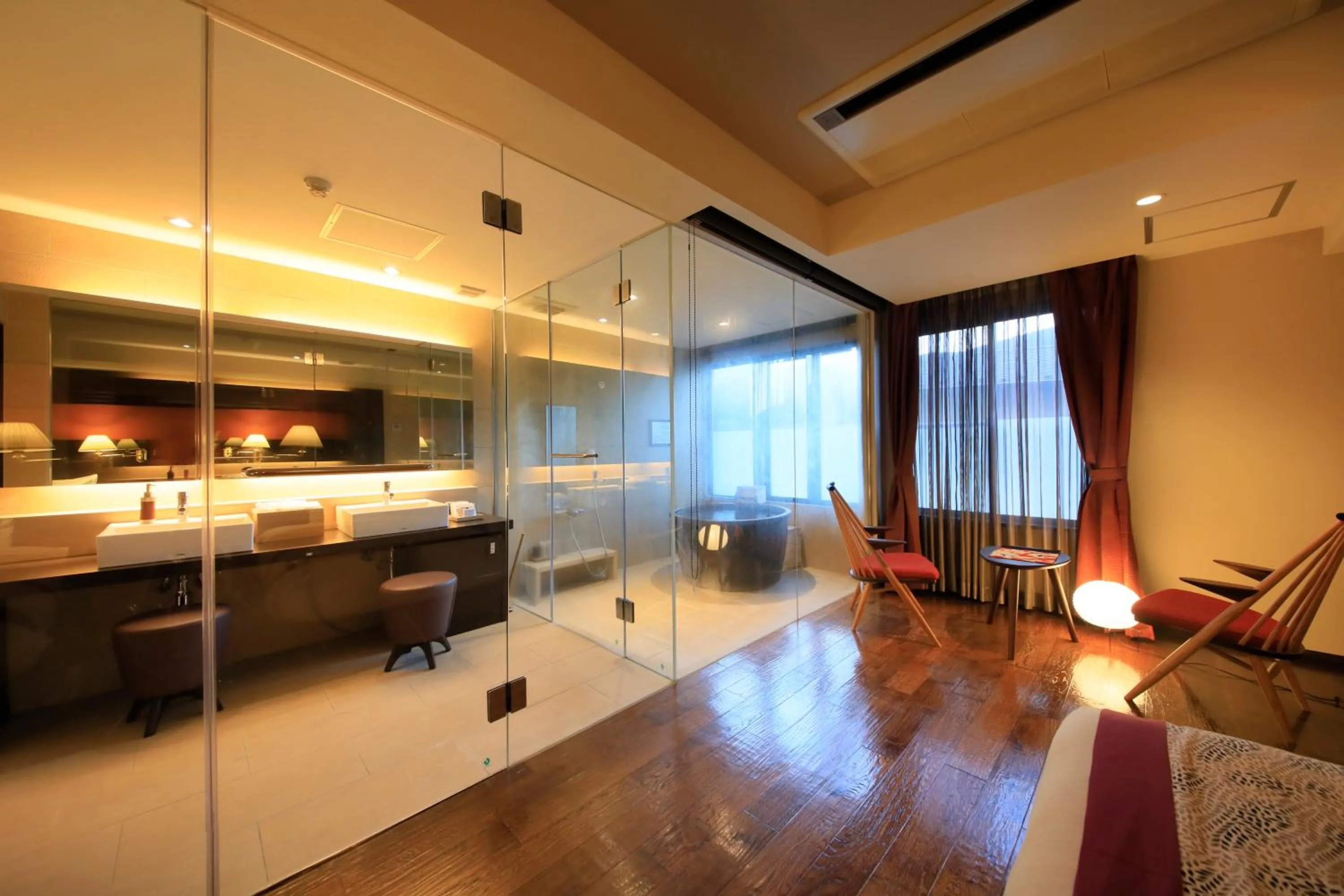 Shower in Tensui Saryo