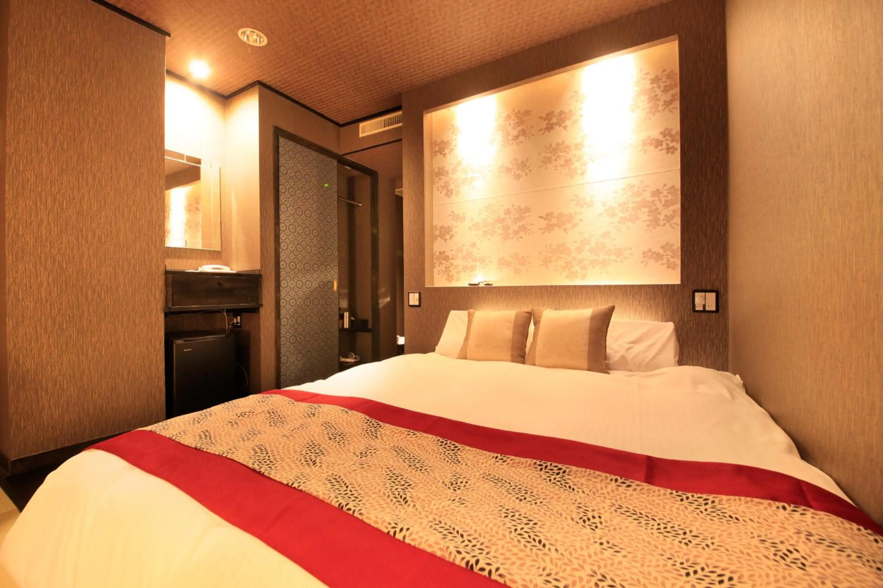 Photo of the whole room, Bed in Tensui Saryo