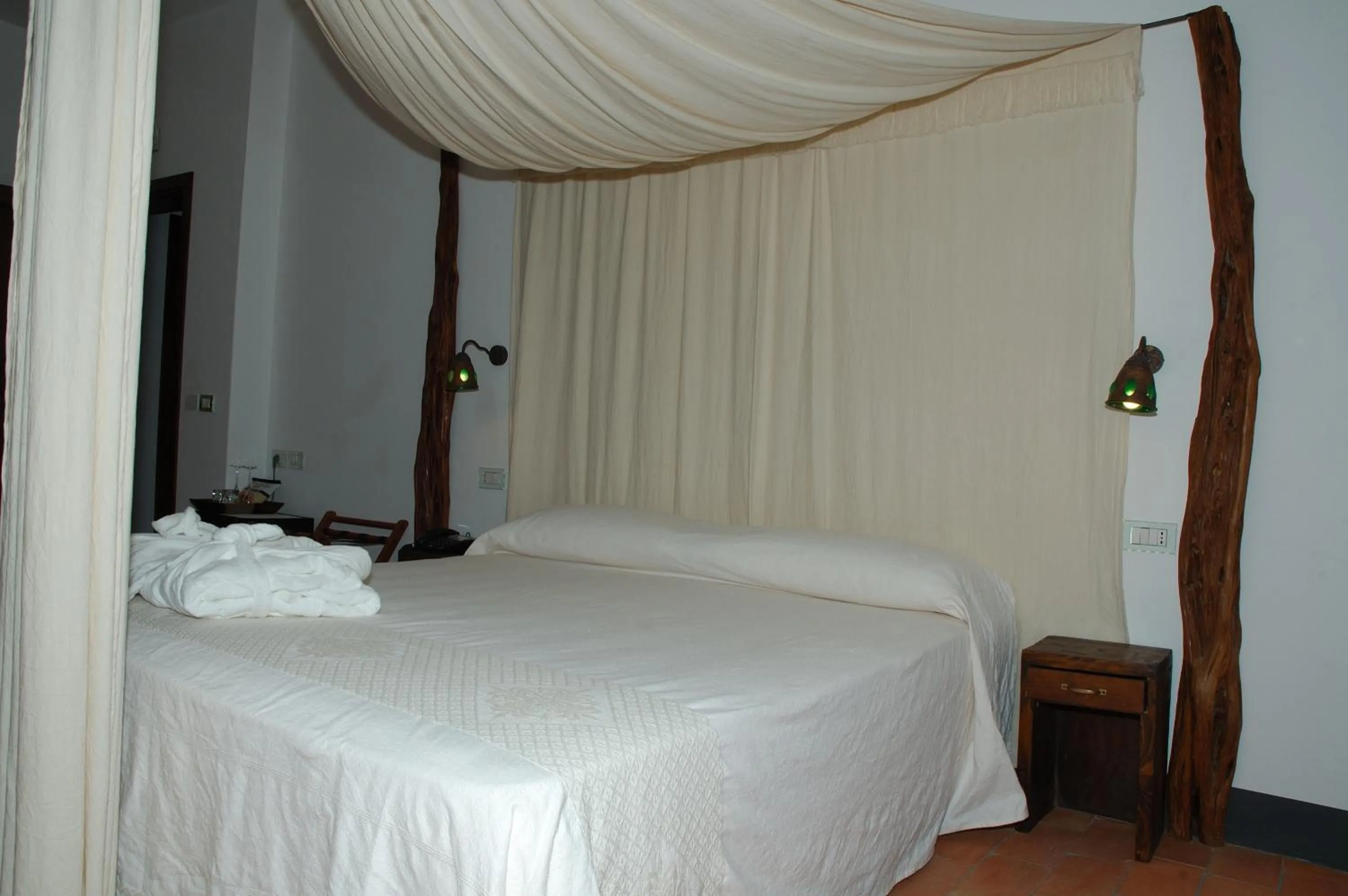 Bedroom, Bed in Nascar Hotel