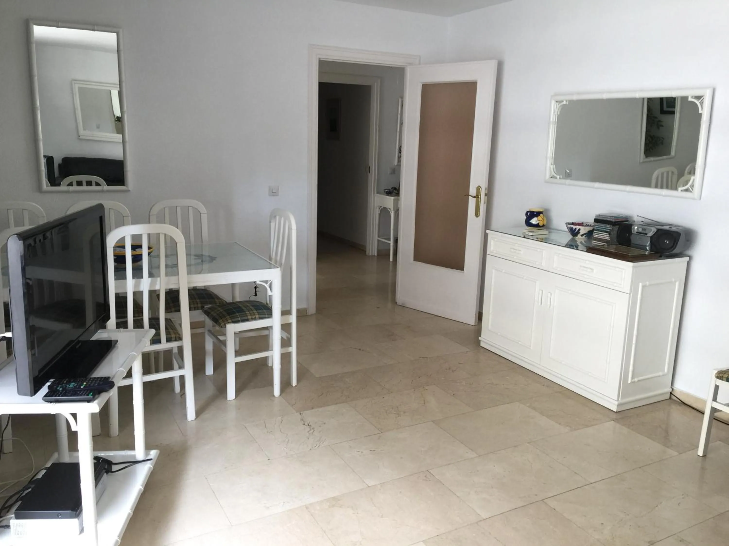 Dining area in Parque Marbella