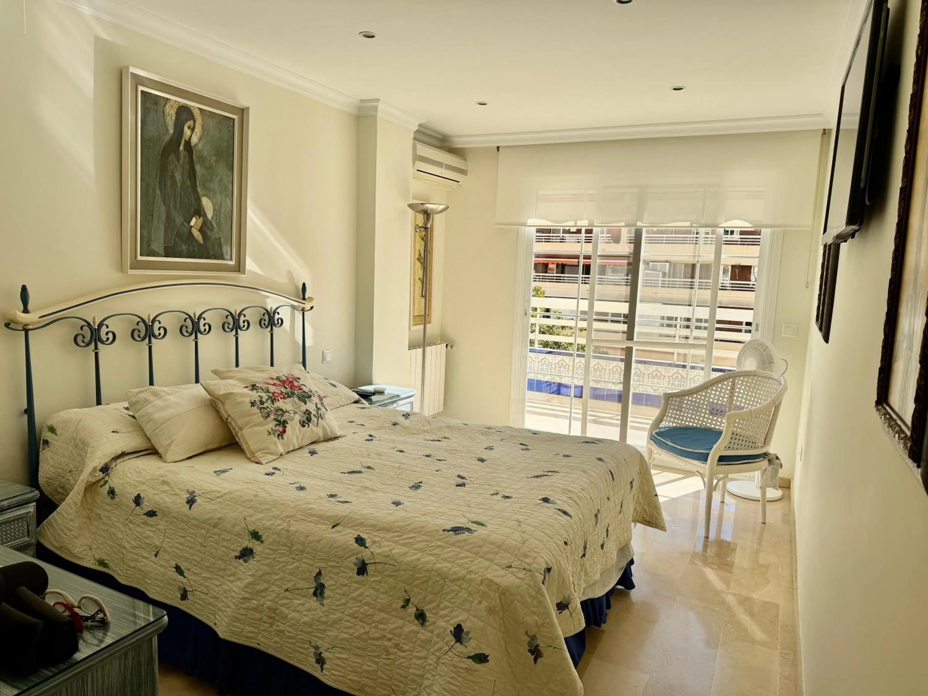 Bed in Parque Marbella