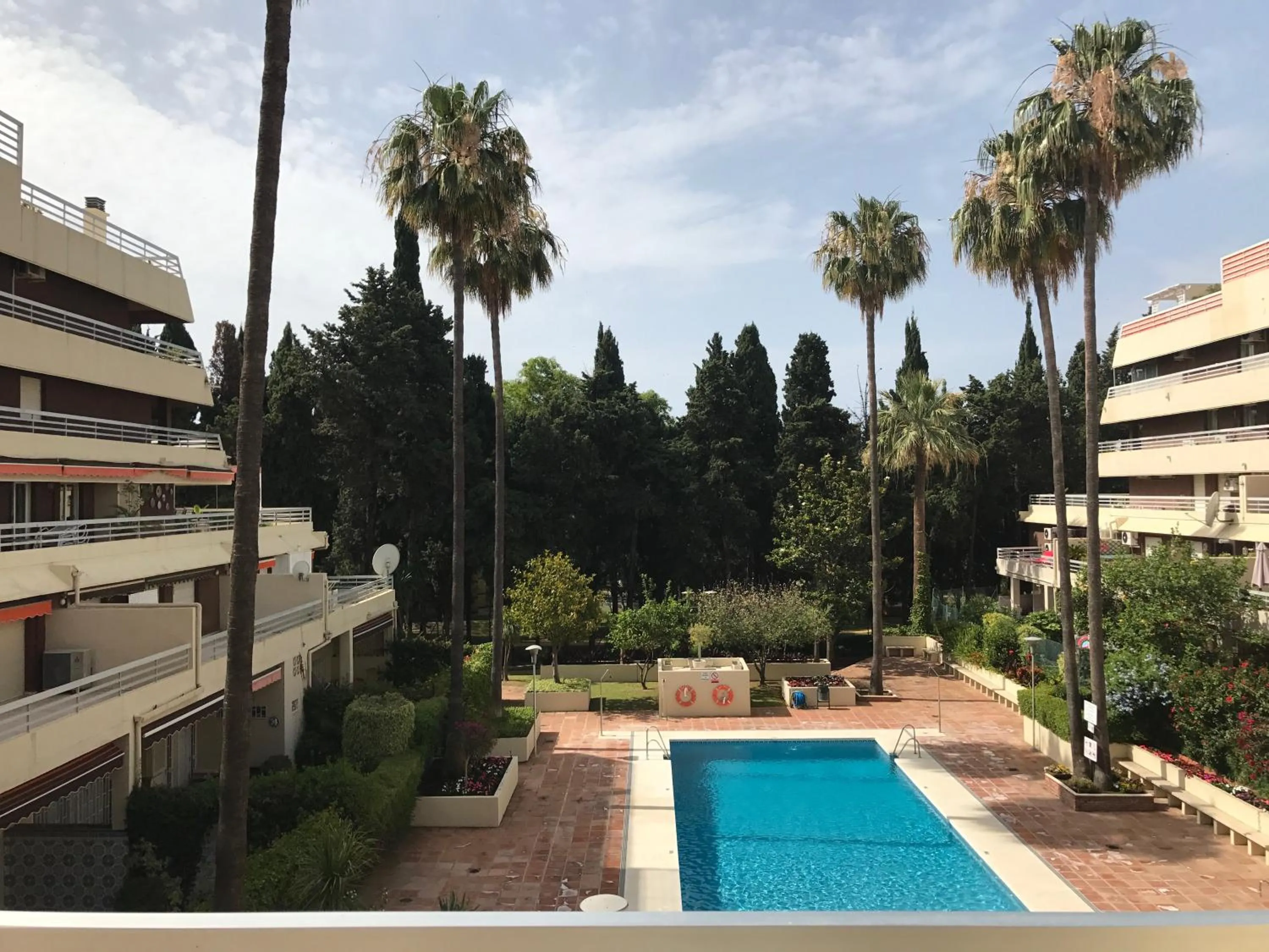 Pool view in Parque Marbella