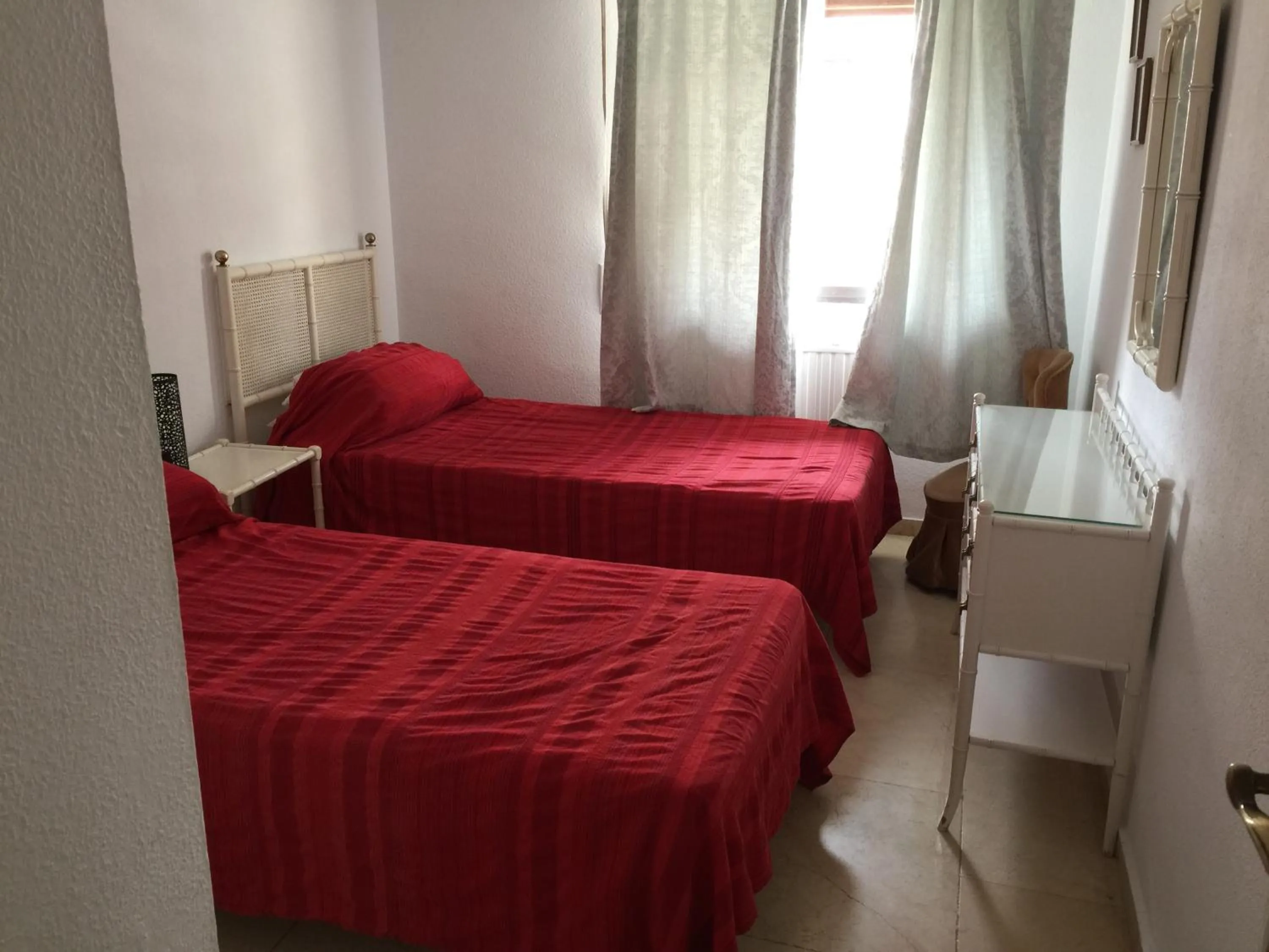 Photo of the whole room, Bed in Parque Marbella