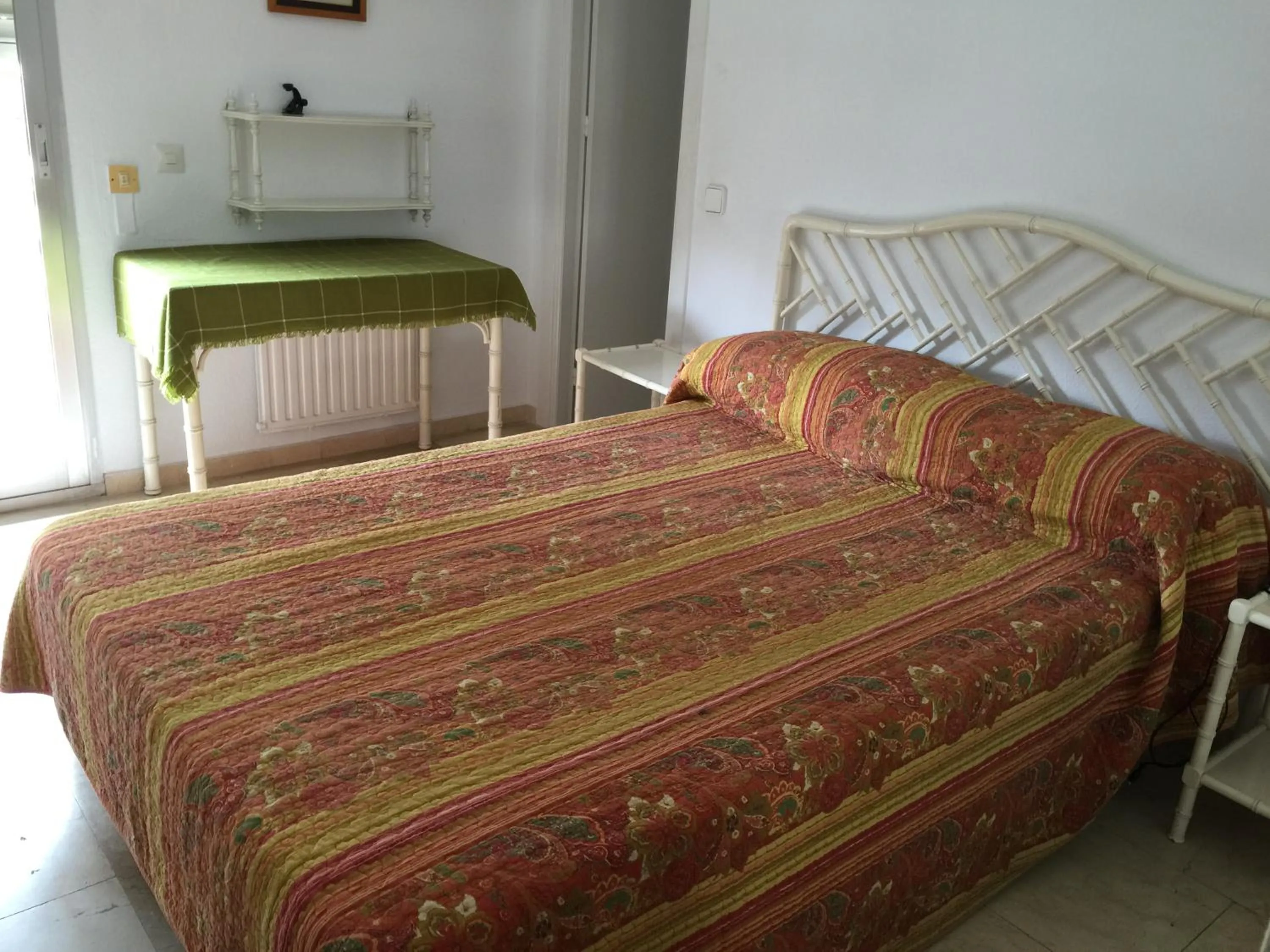 Bed in Parque Marbella