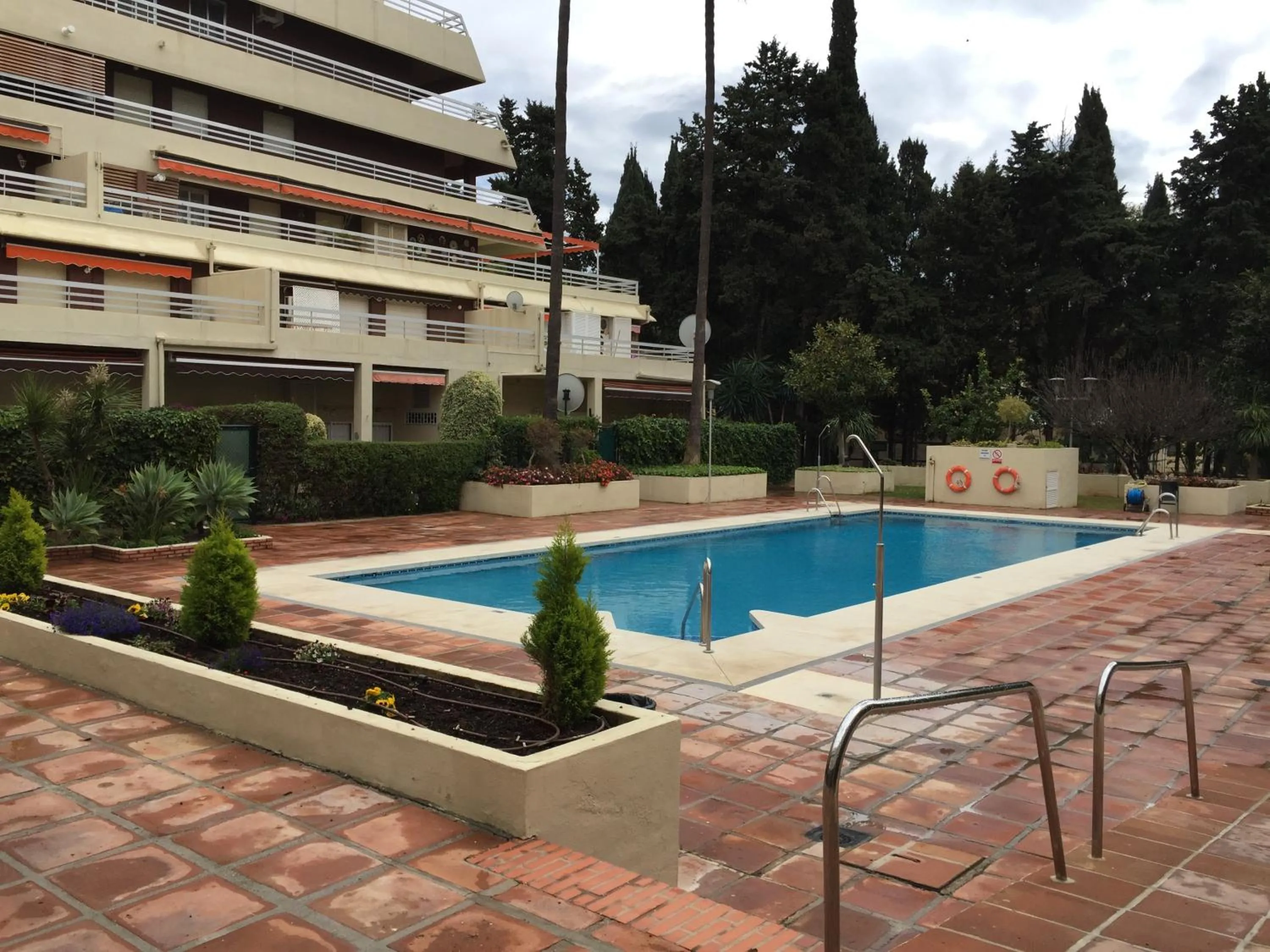 Swimming pool in Parque Marbella