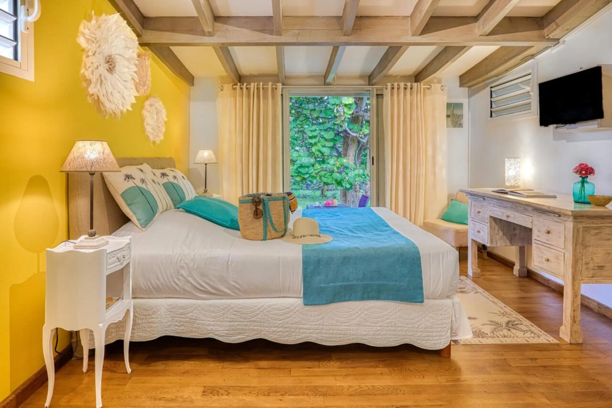 Bedroom, Bed in La Villa de la Plage