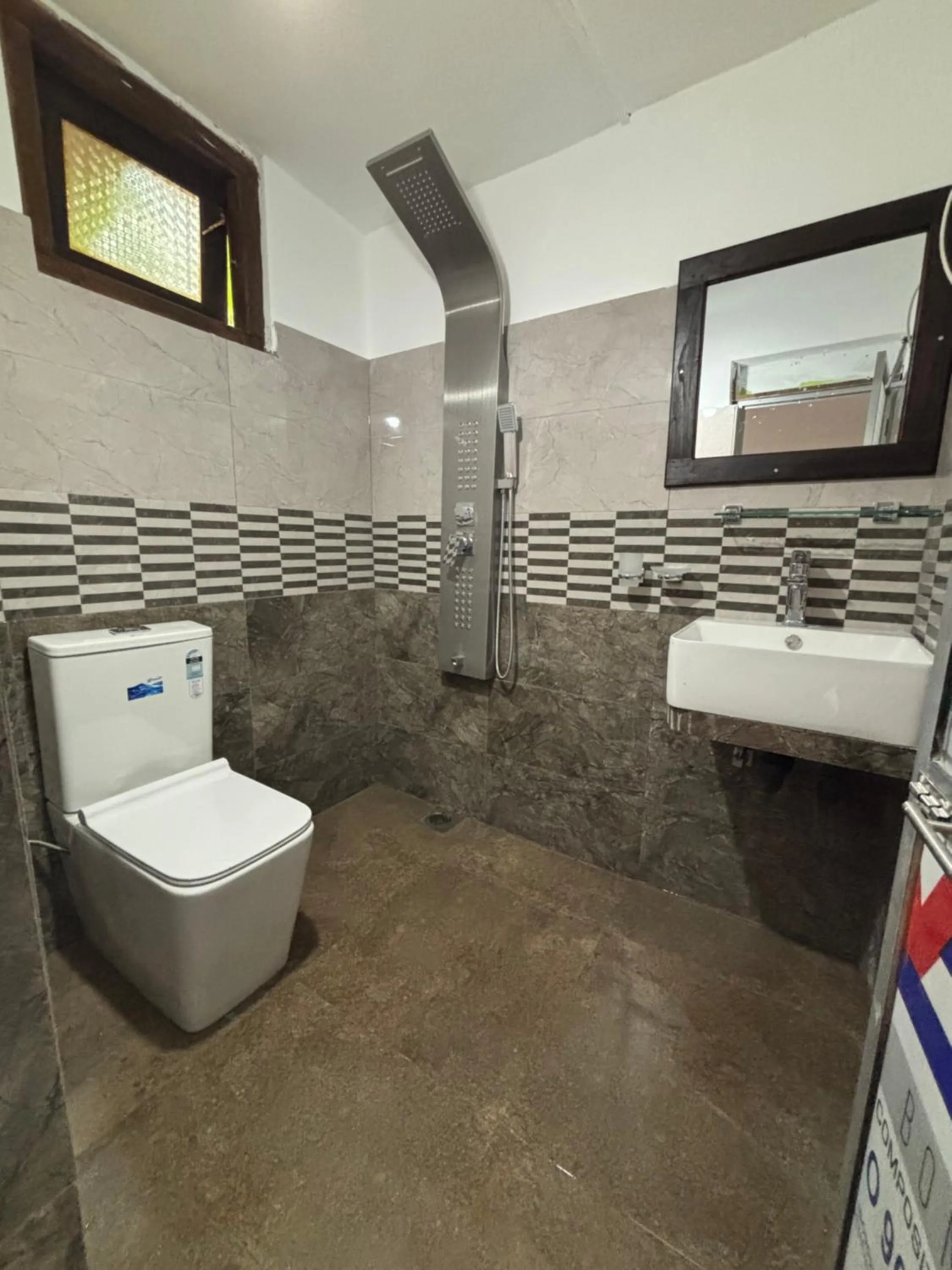 Shower in Ella New Green View