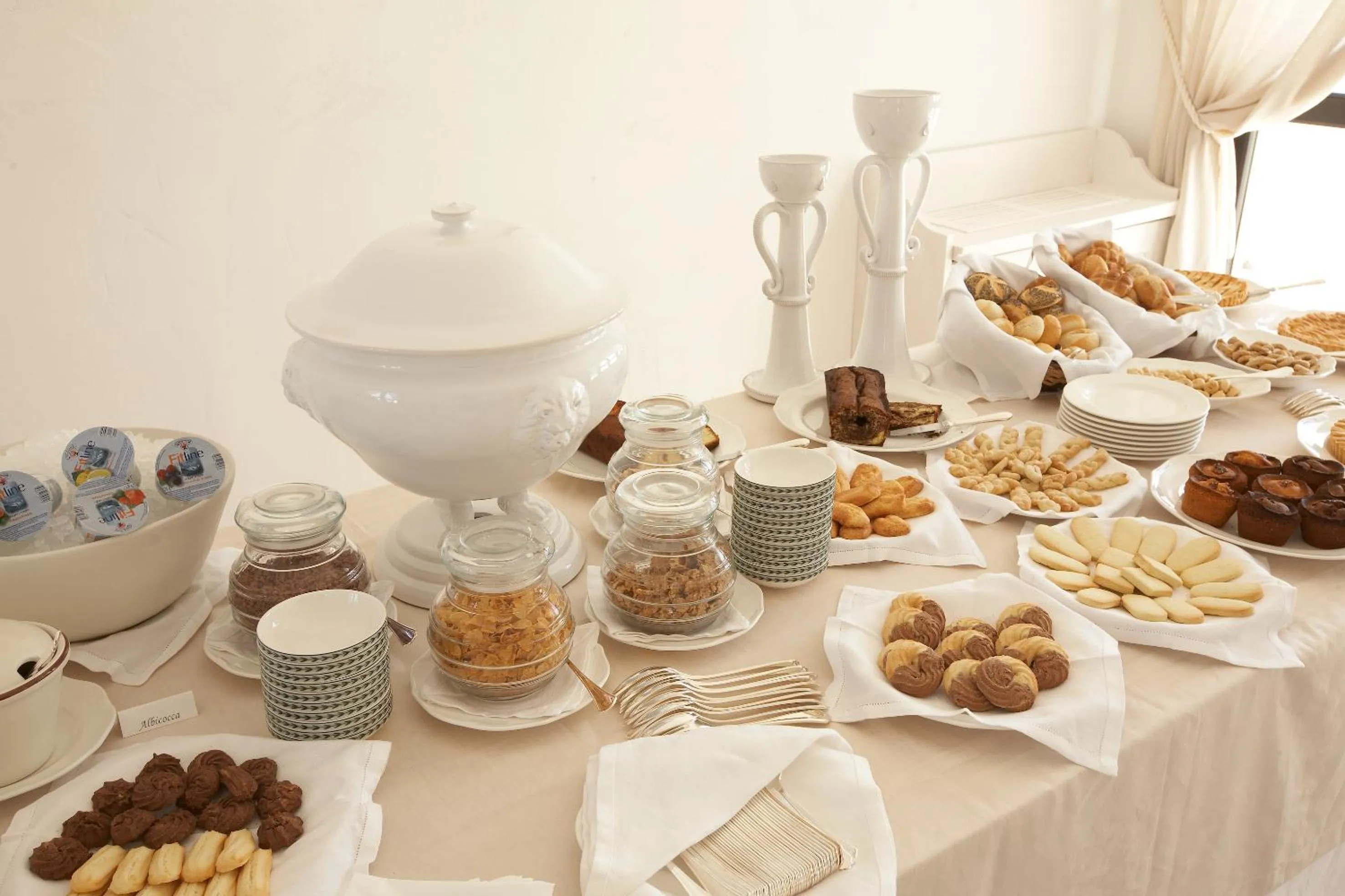 Food and drinks in Borgobianco Resort & Spa Polignano - MGallery Collection