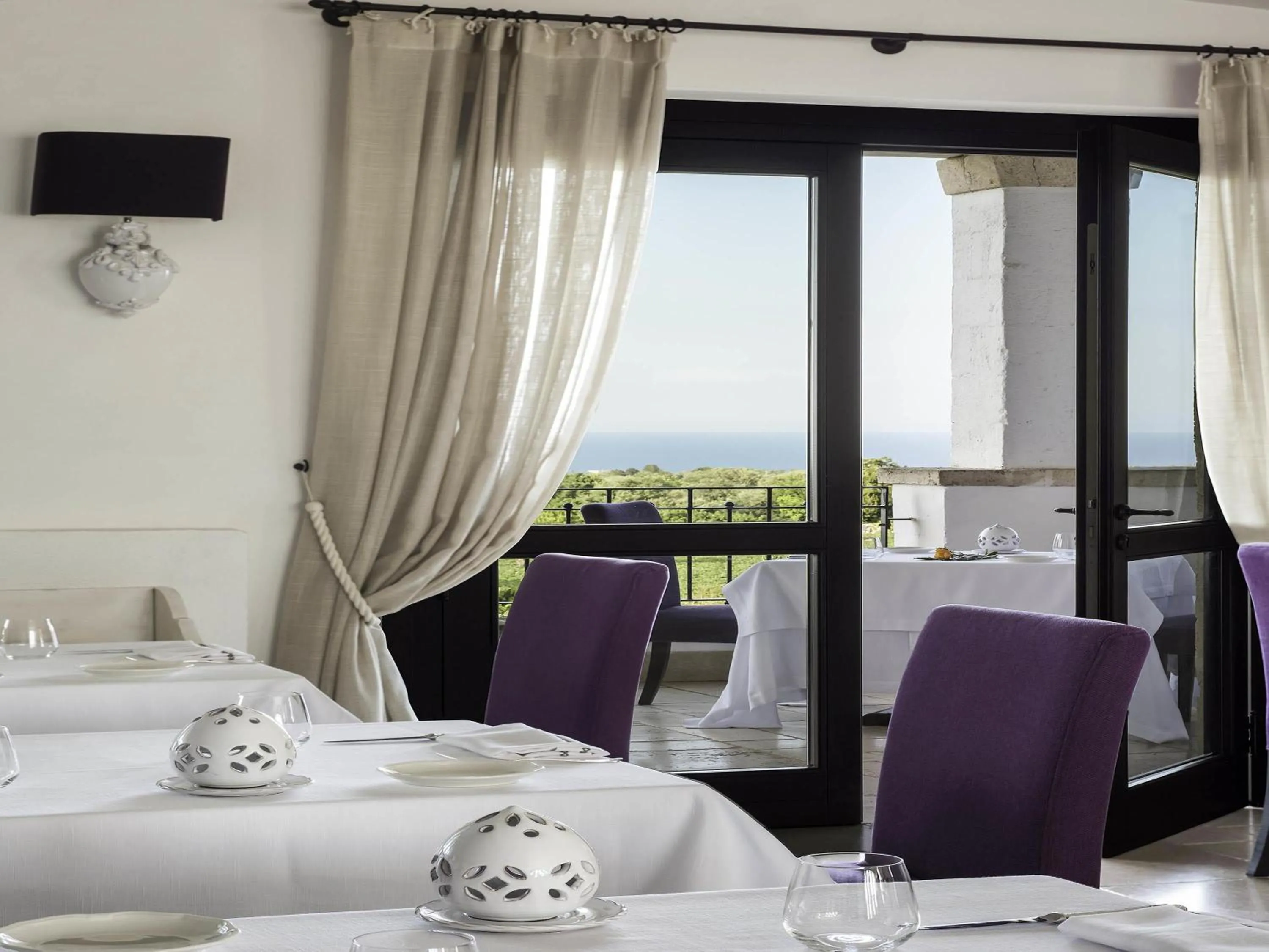 Restaurant/places to eat, Bed in Borgobianco Resort & Spa Polignano - MGallery Collection
